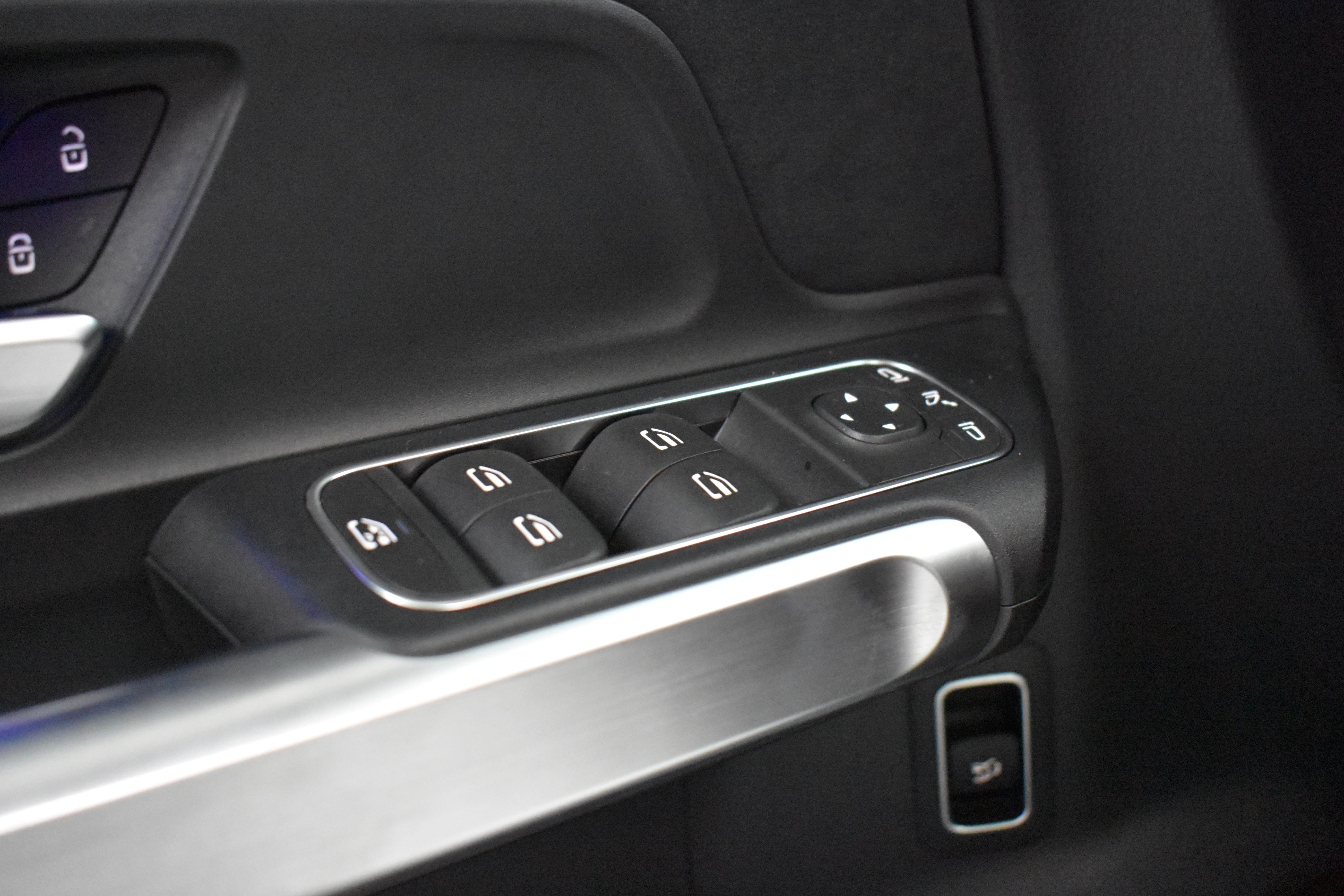Vehicle gallery image 11