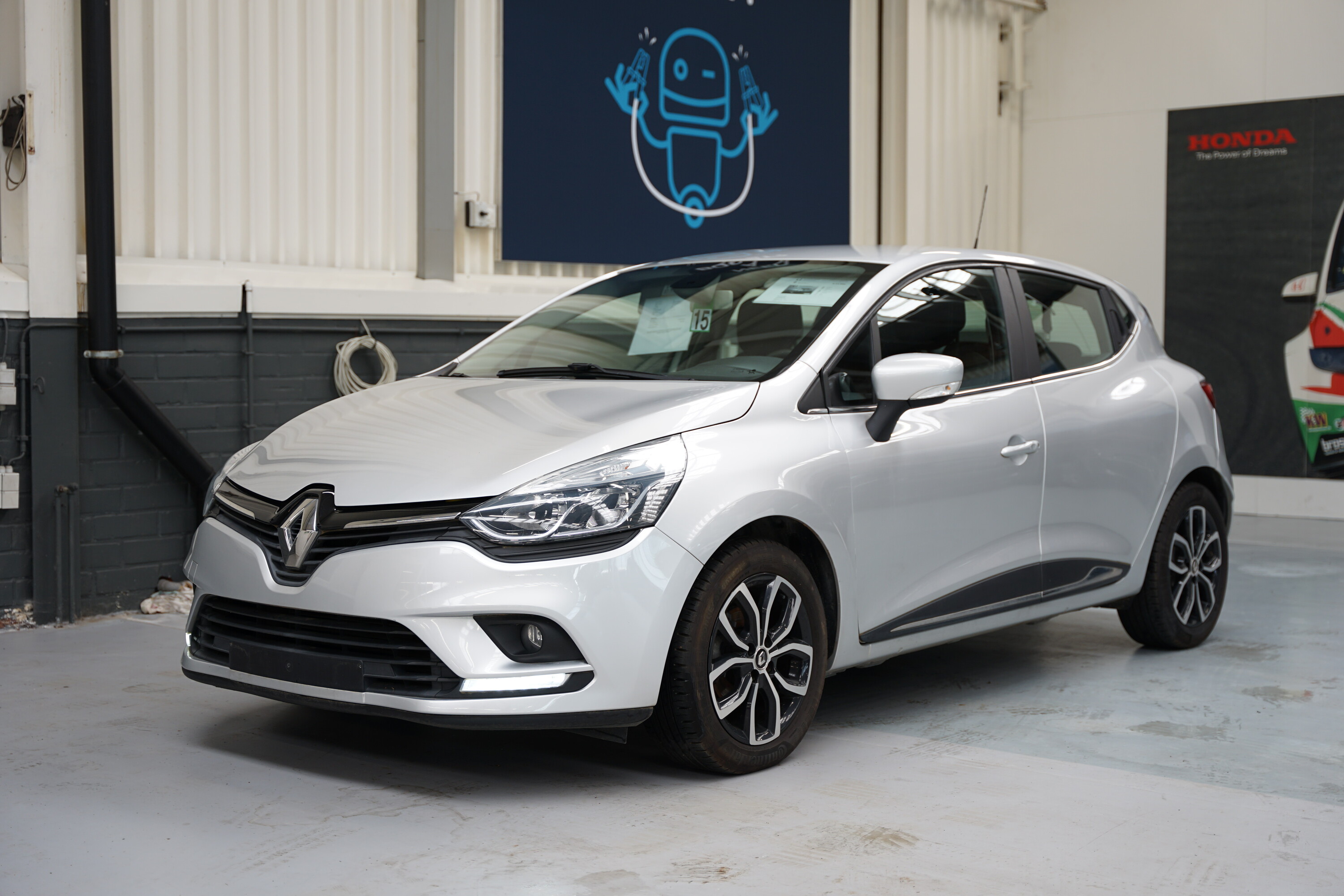 Vehicle gallery image 1