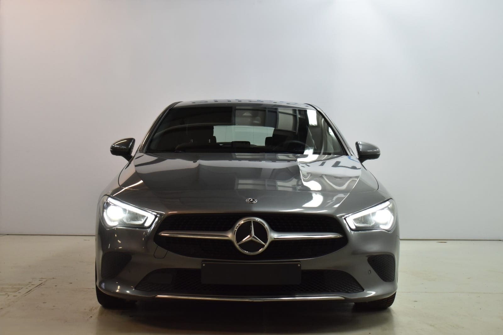 Vehicle gallery image 2