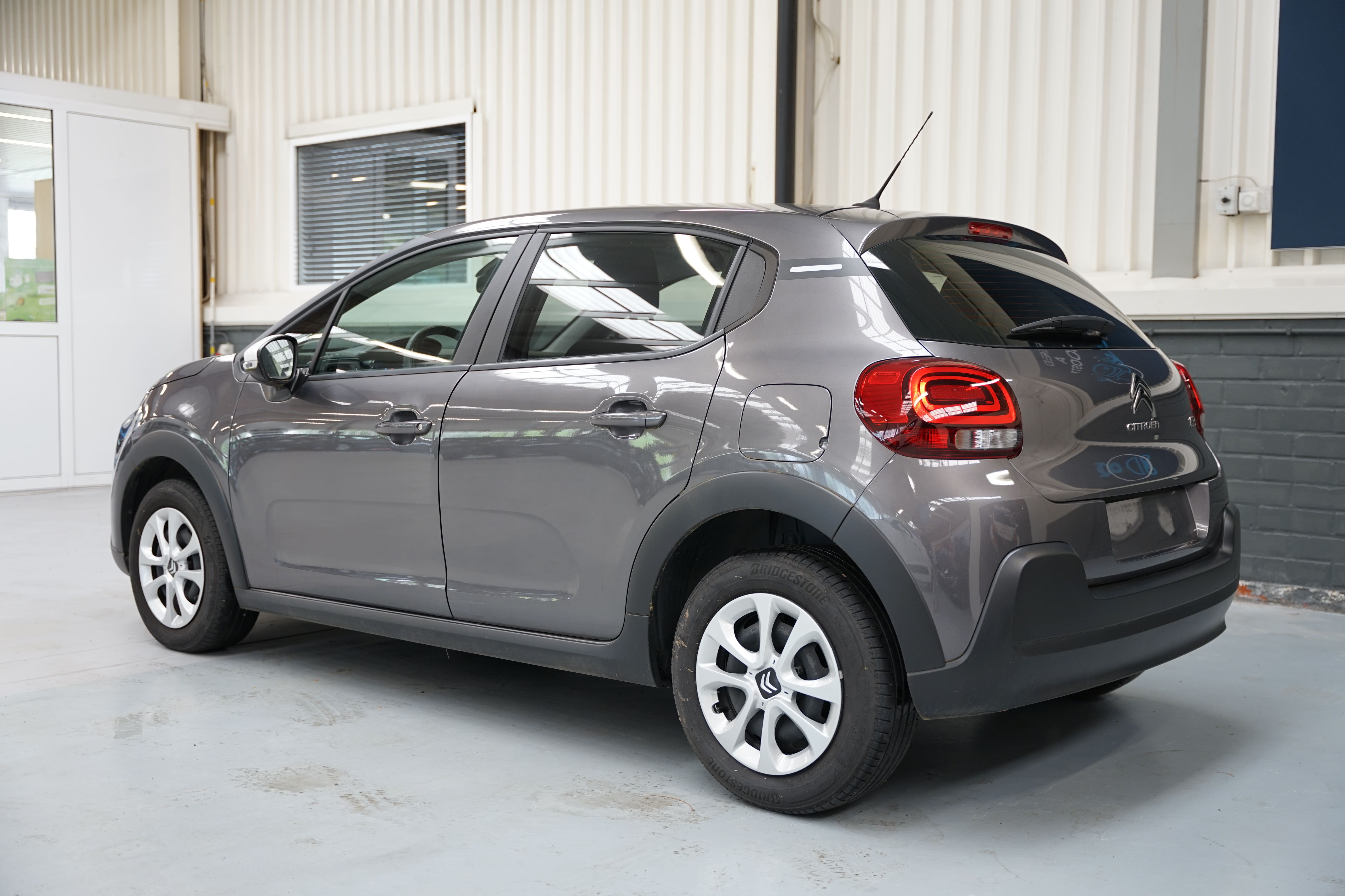 Vehicle gallery image 5