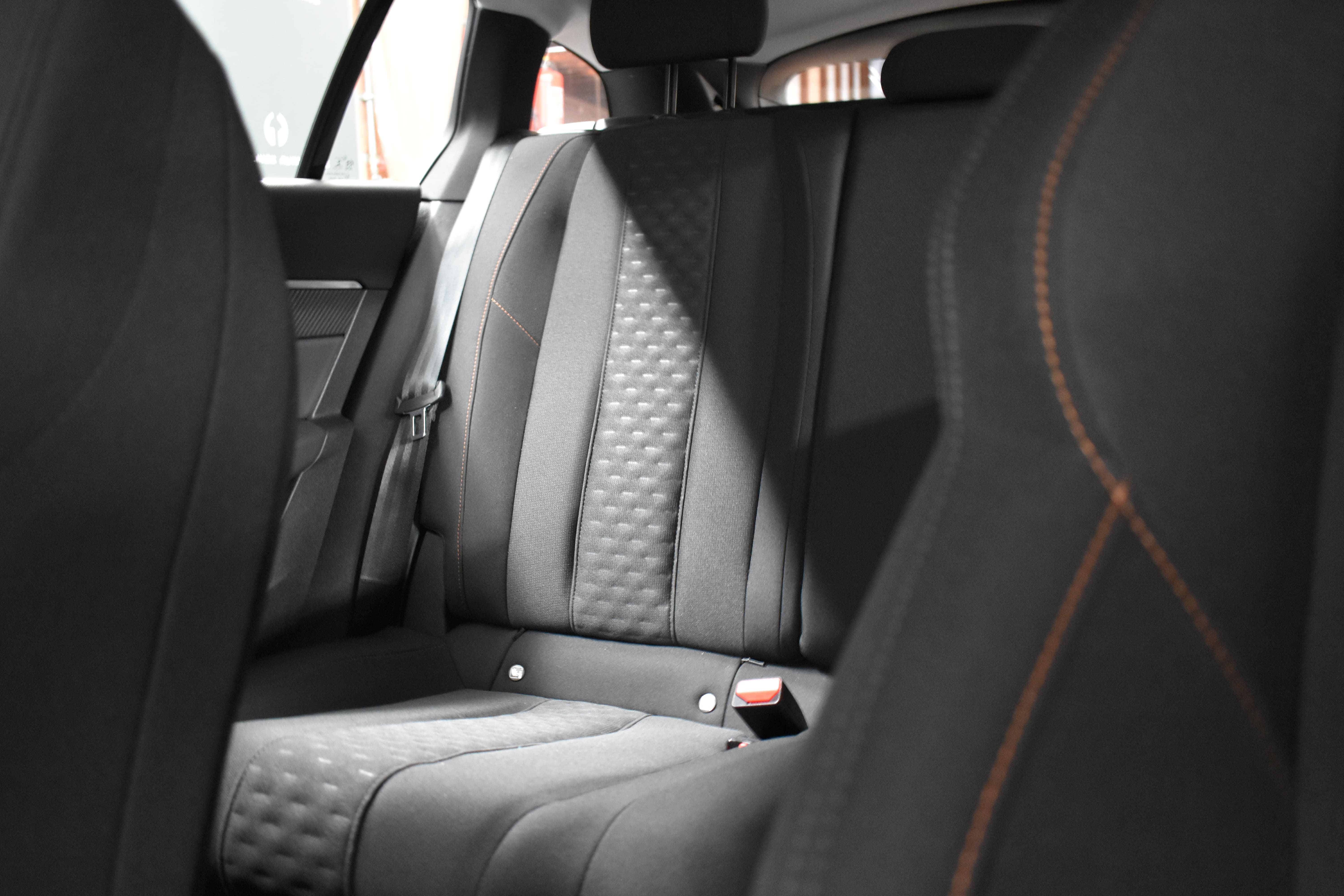 Vehicle gallery image 20
