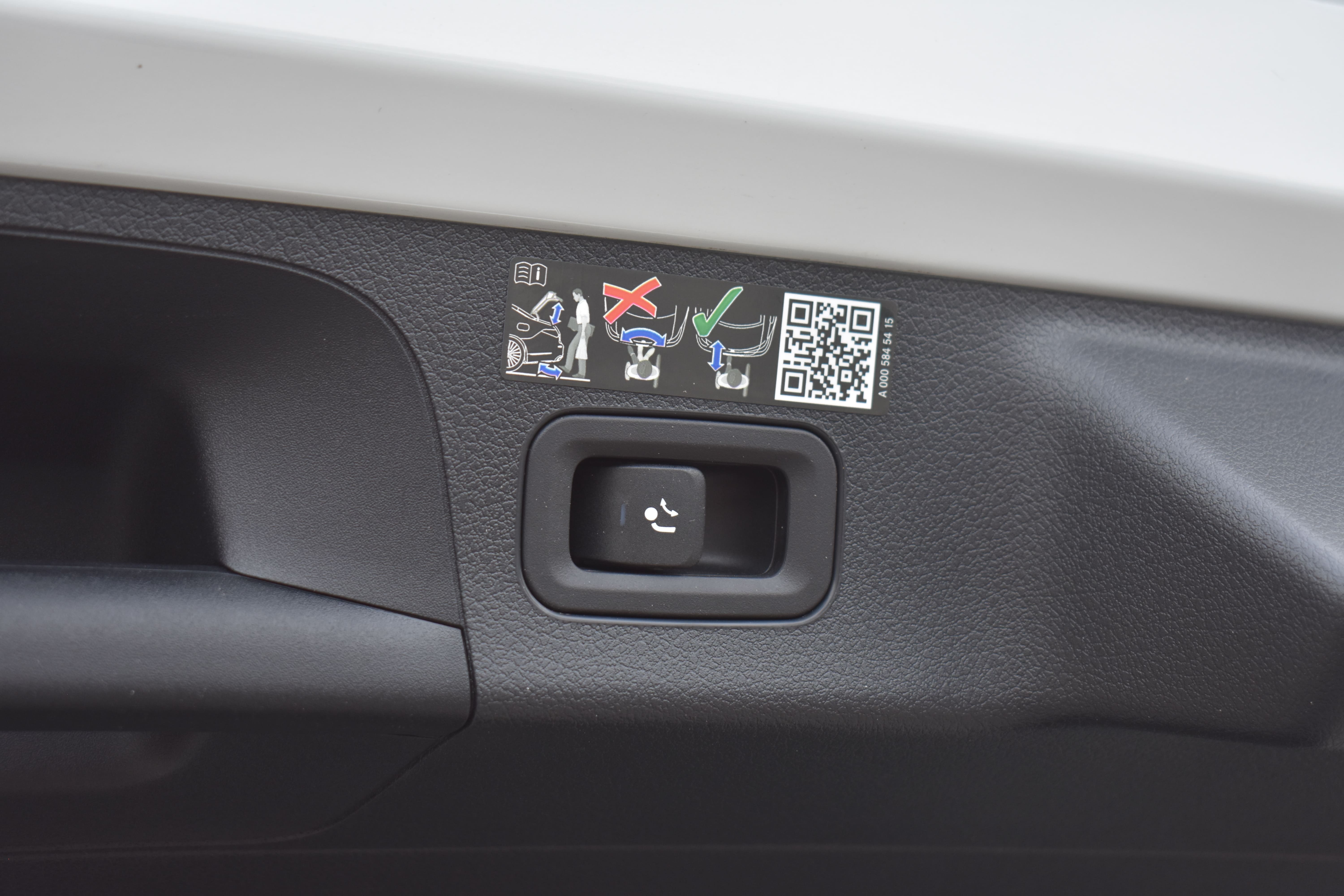Vehicle gallery image 9