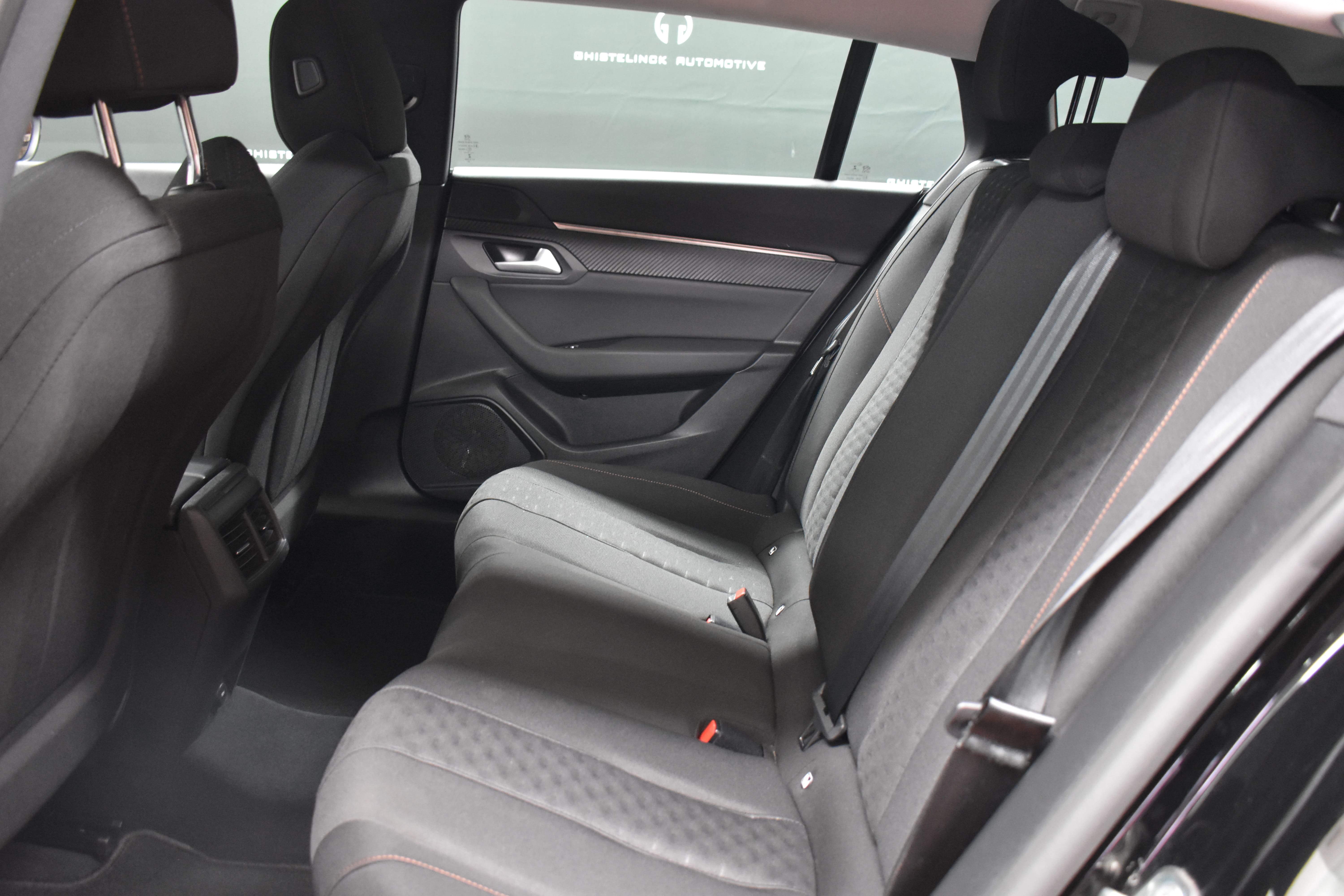 Vehicle gallery image 3