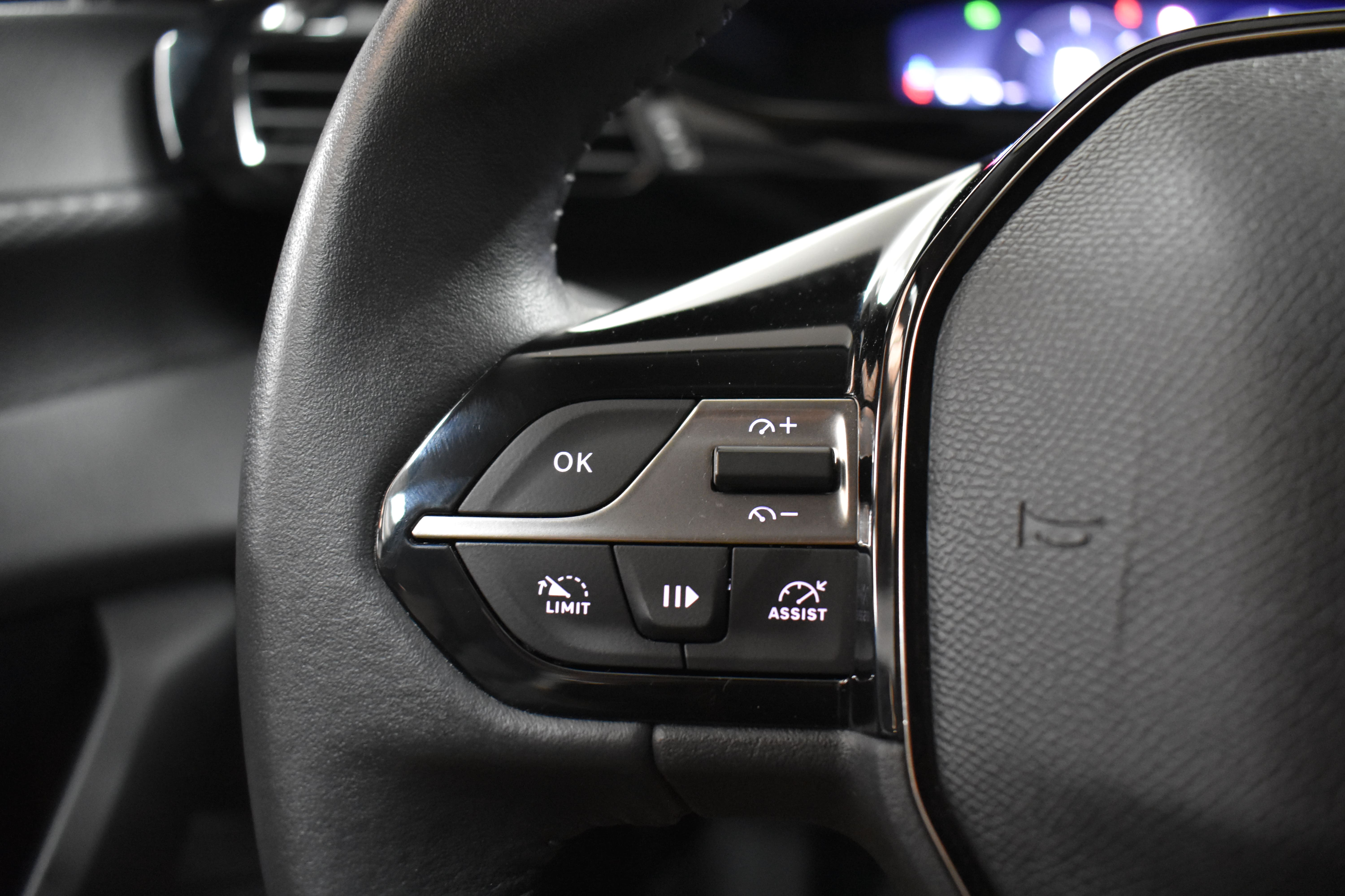 Vehicle gallery image 26