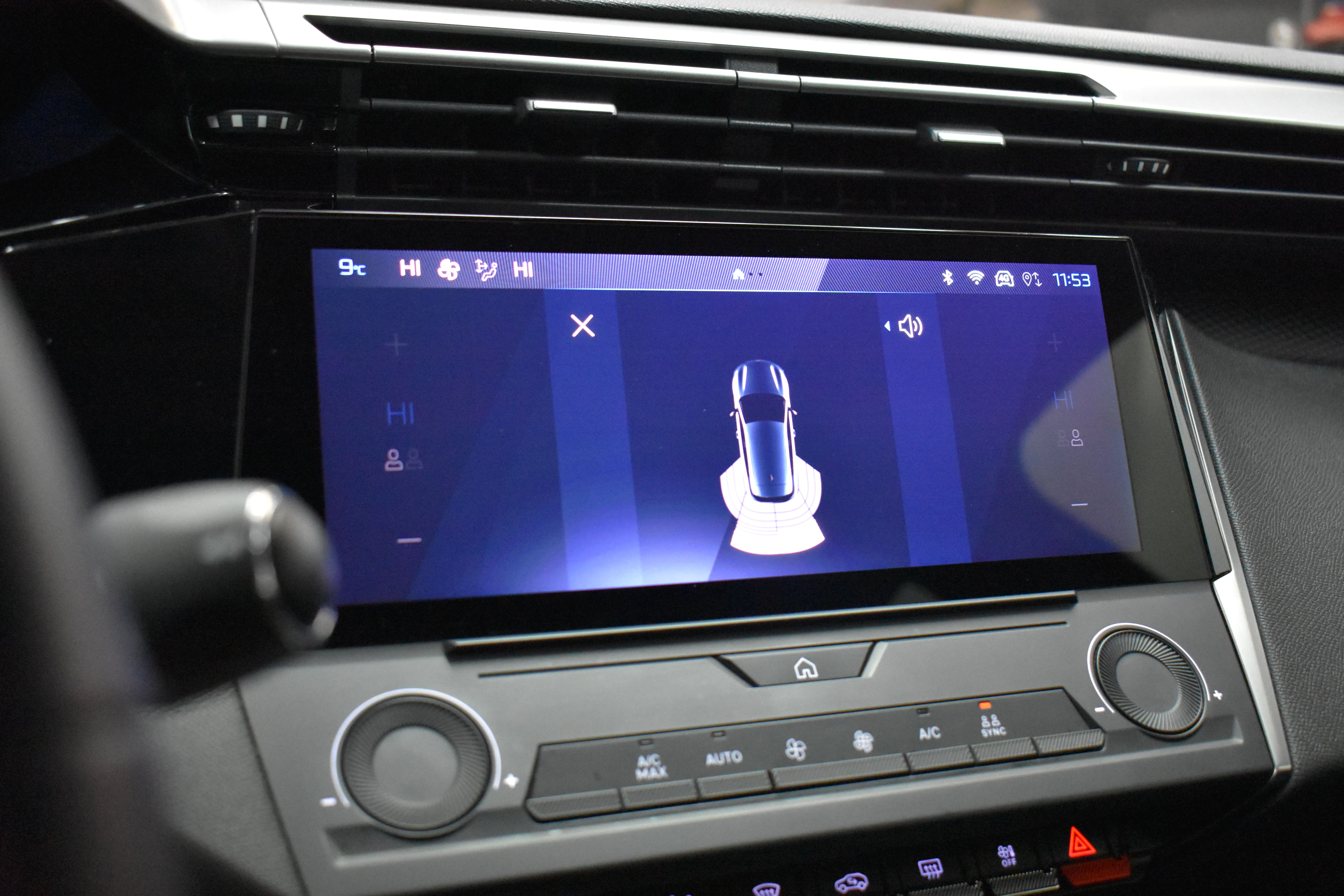 Vehicle gallery image 9