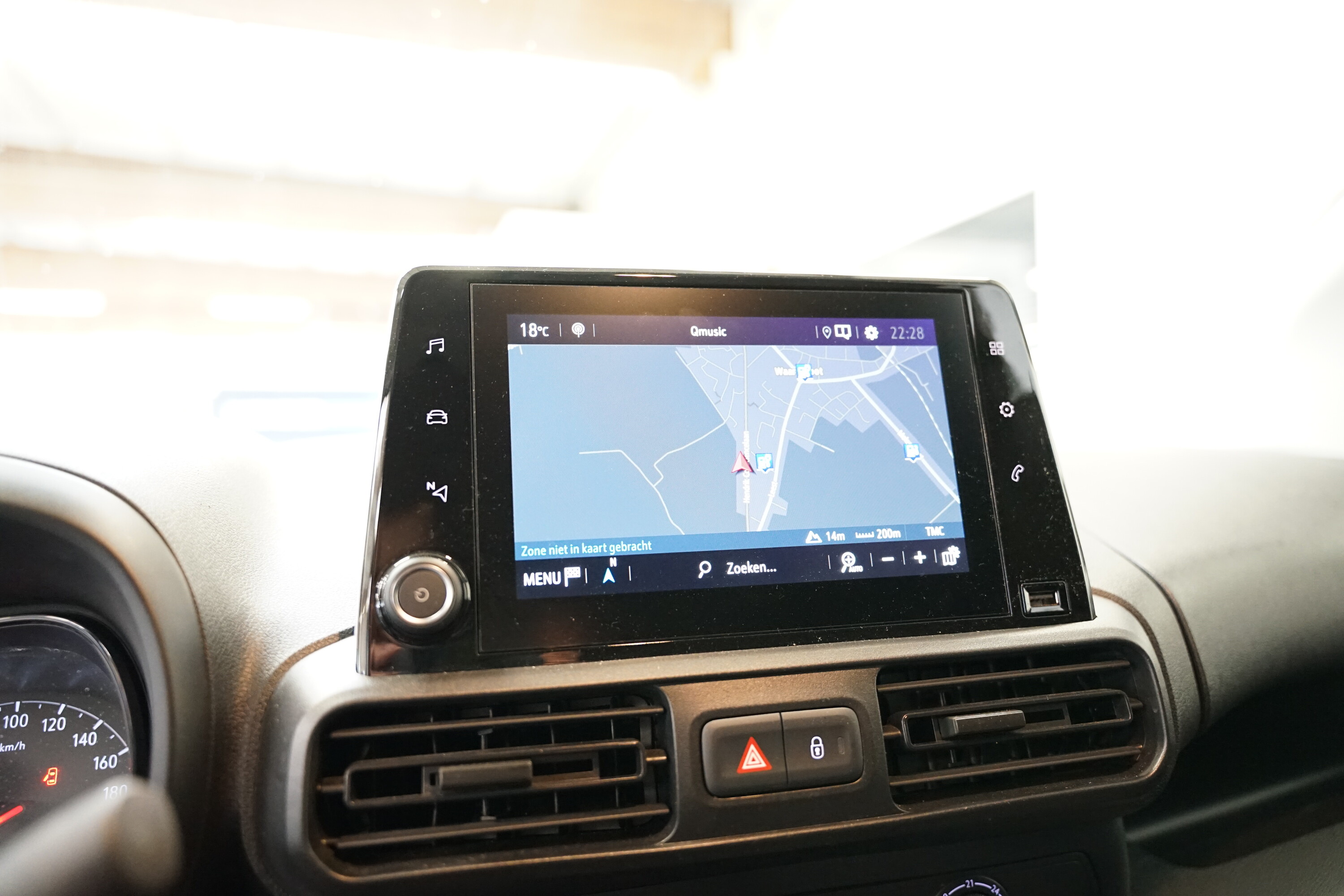 Vehicle gallery image 16
