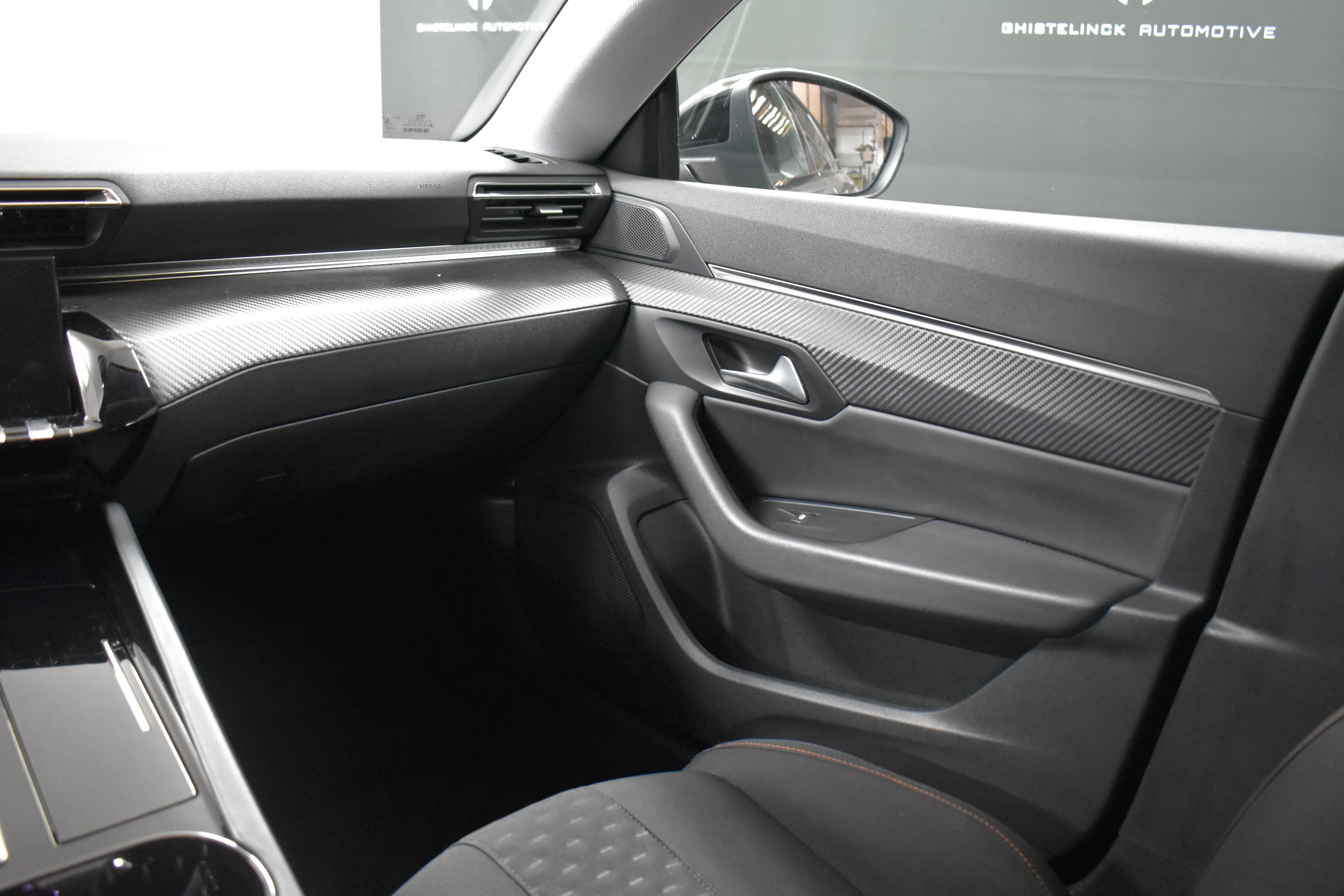 Vehicle gallery image 4