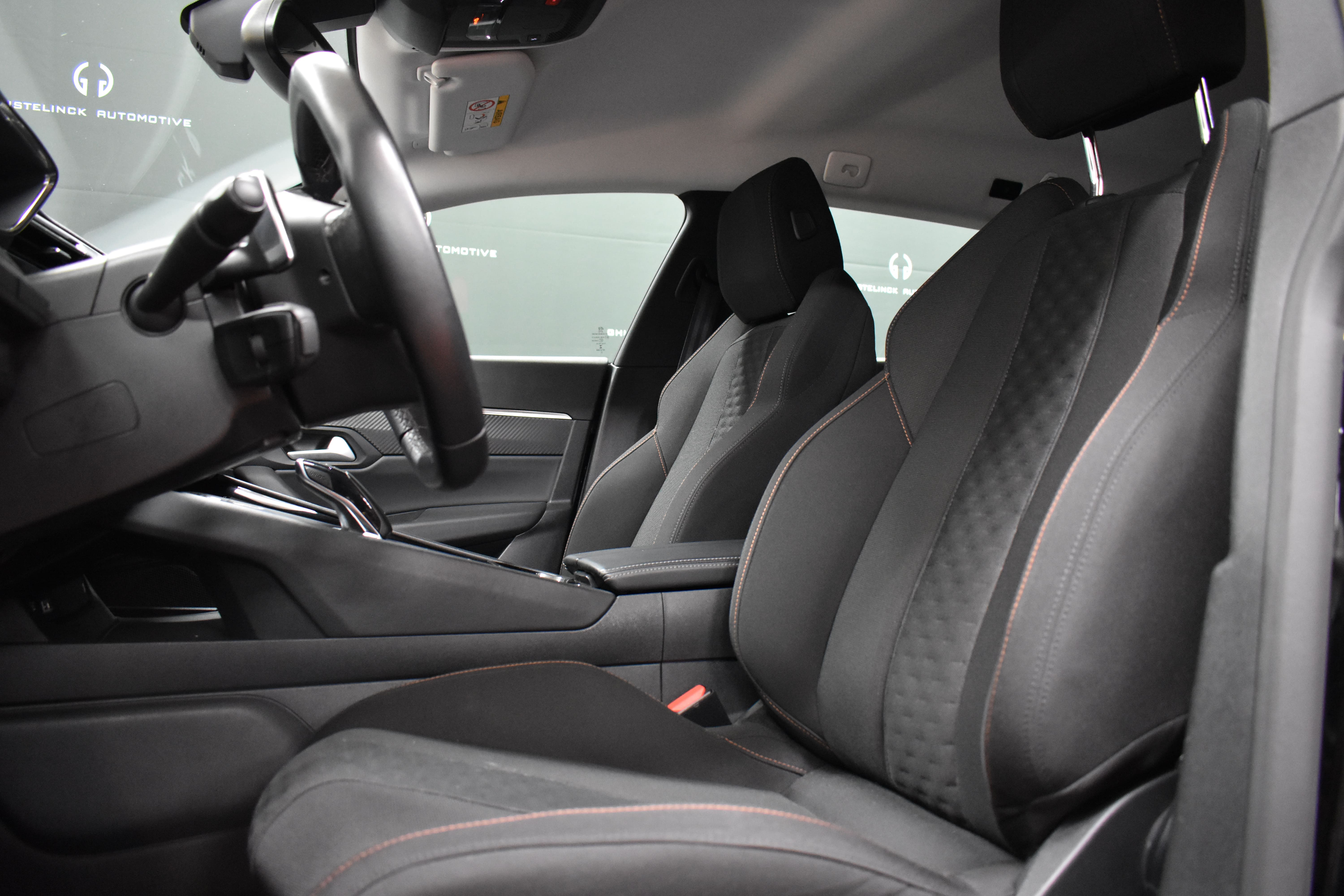 Vehicle gallery image 18