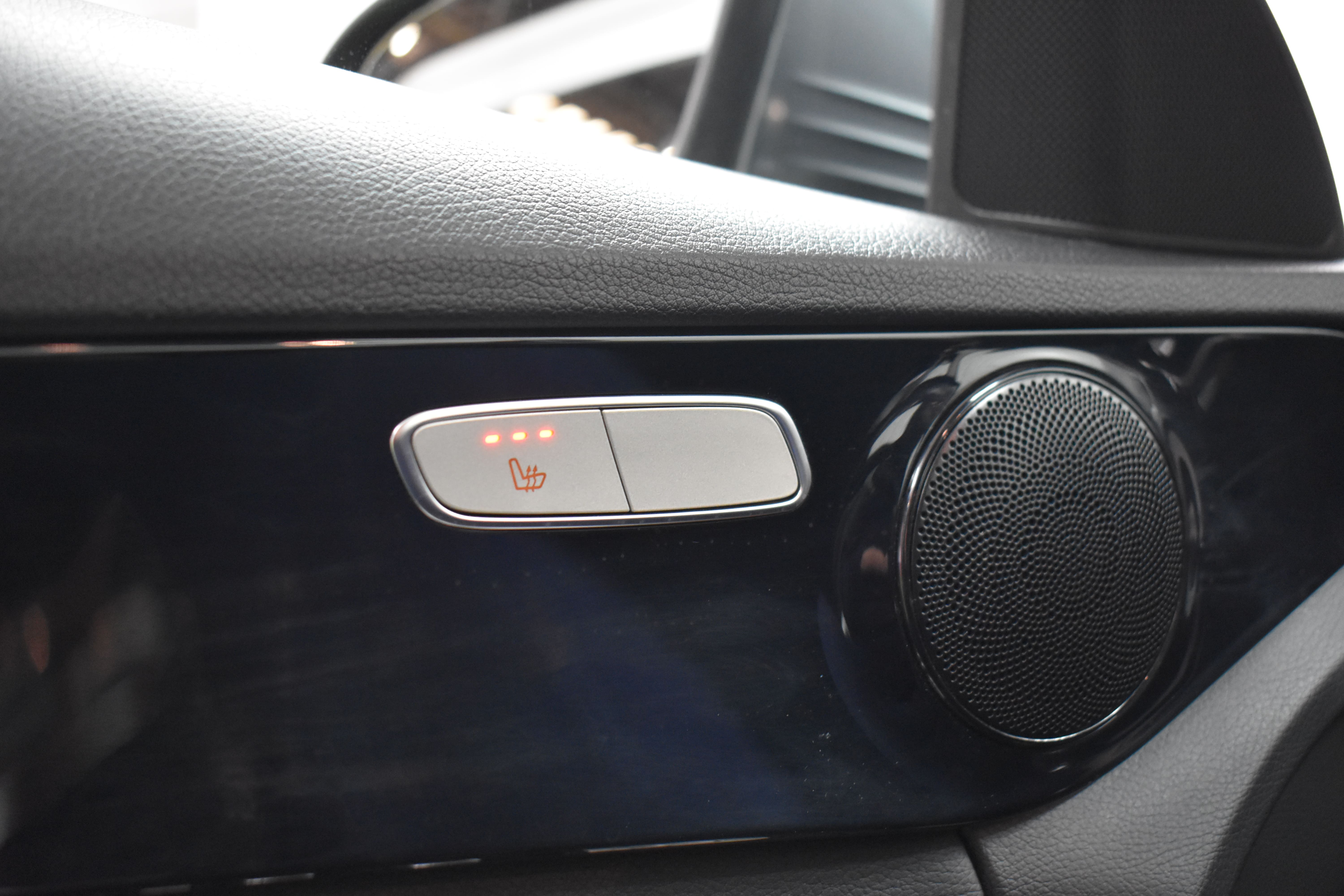 Vehicle gallery image 9