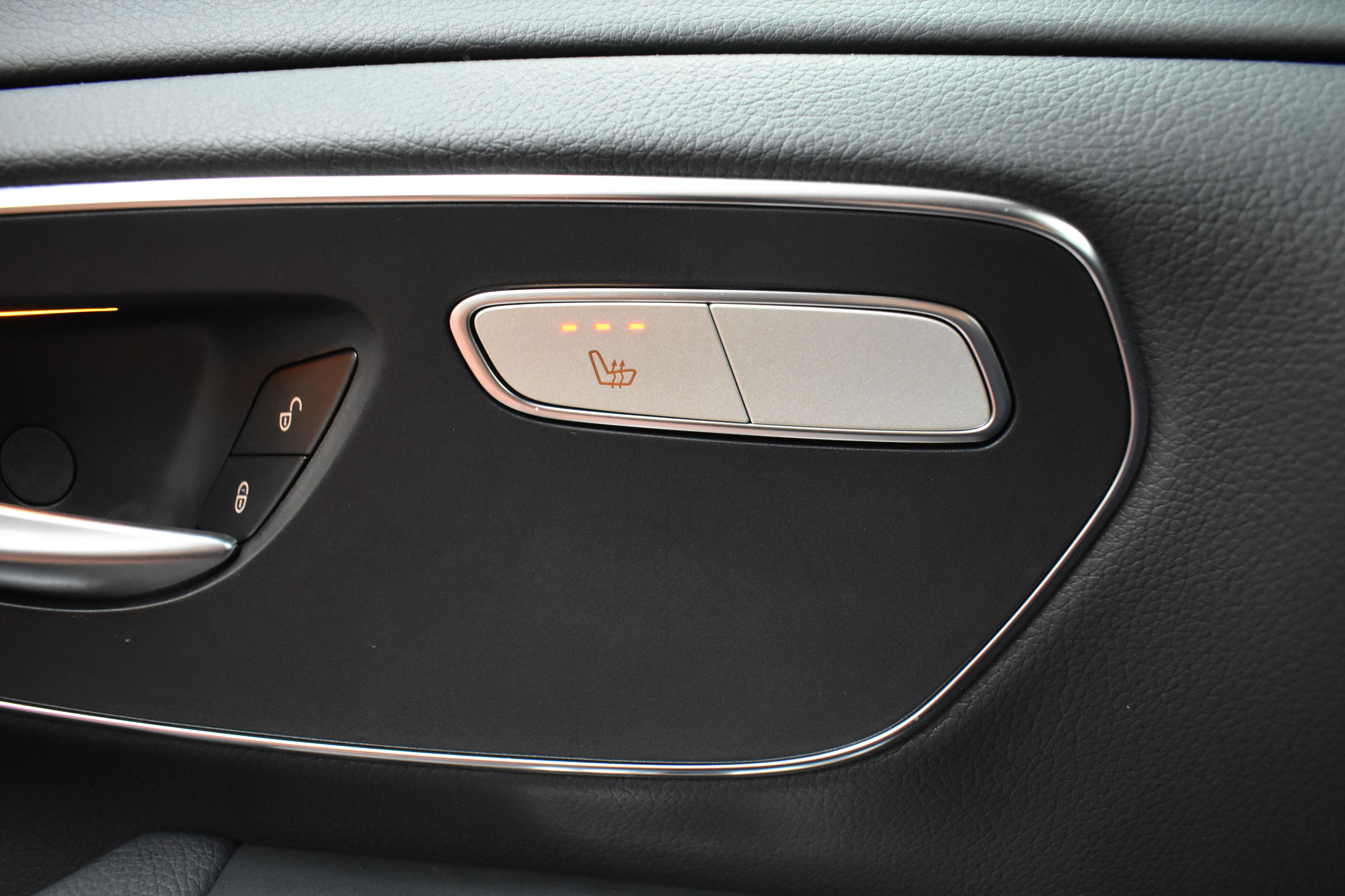 Vehicle gallery image 21