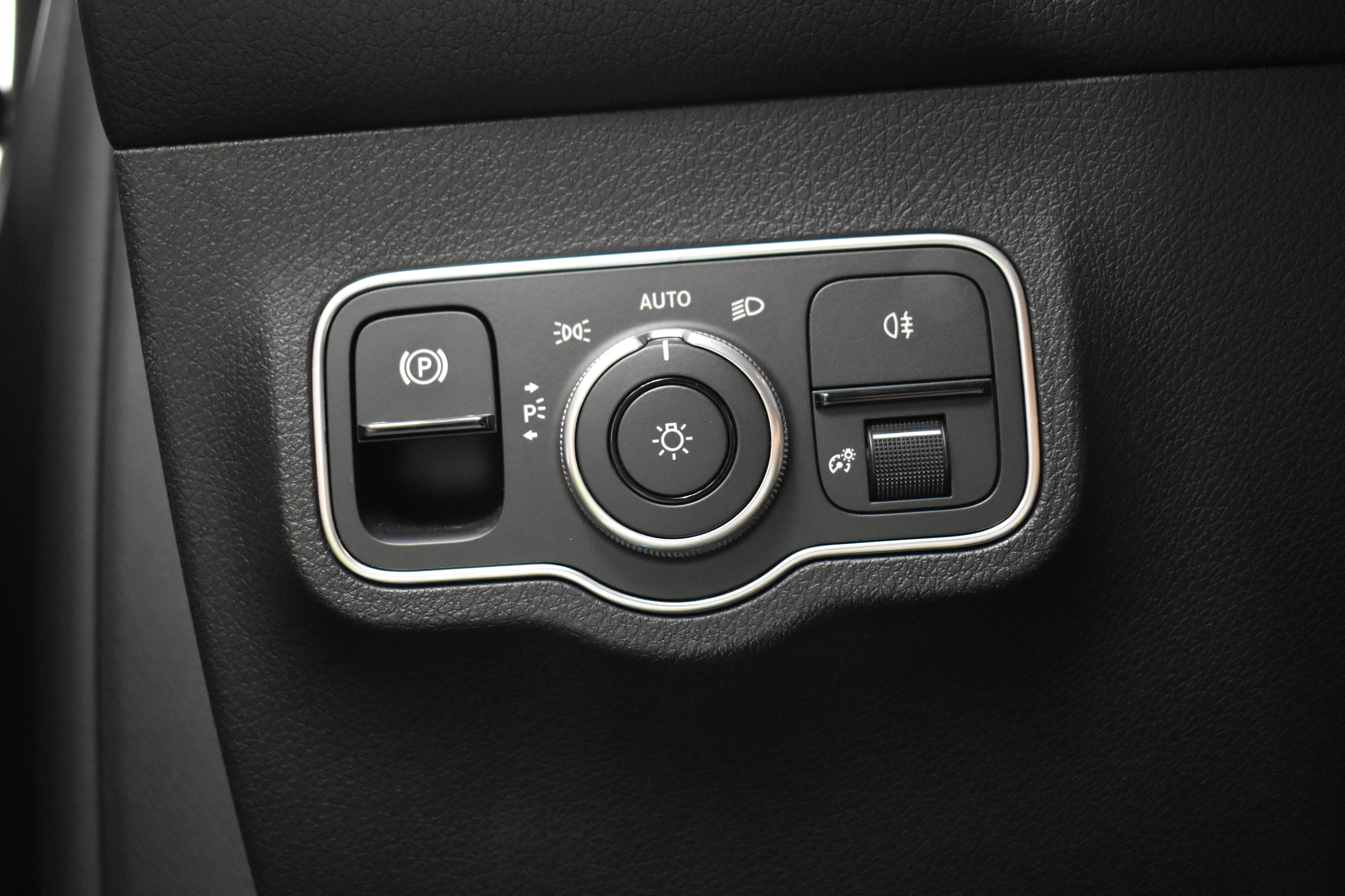 Vehicle gallery image 13