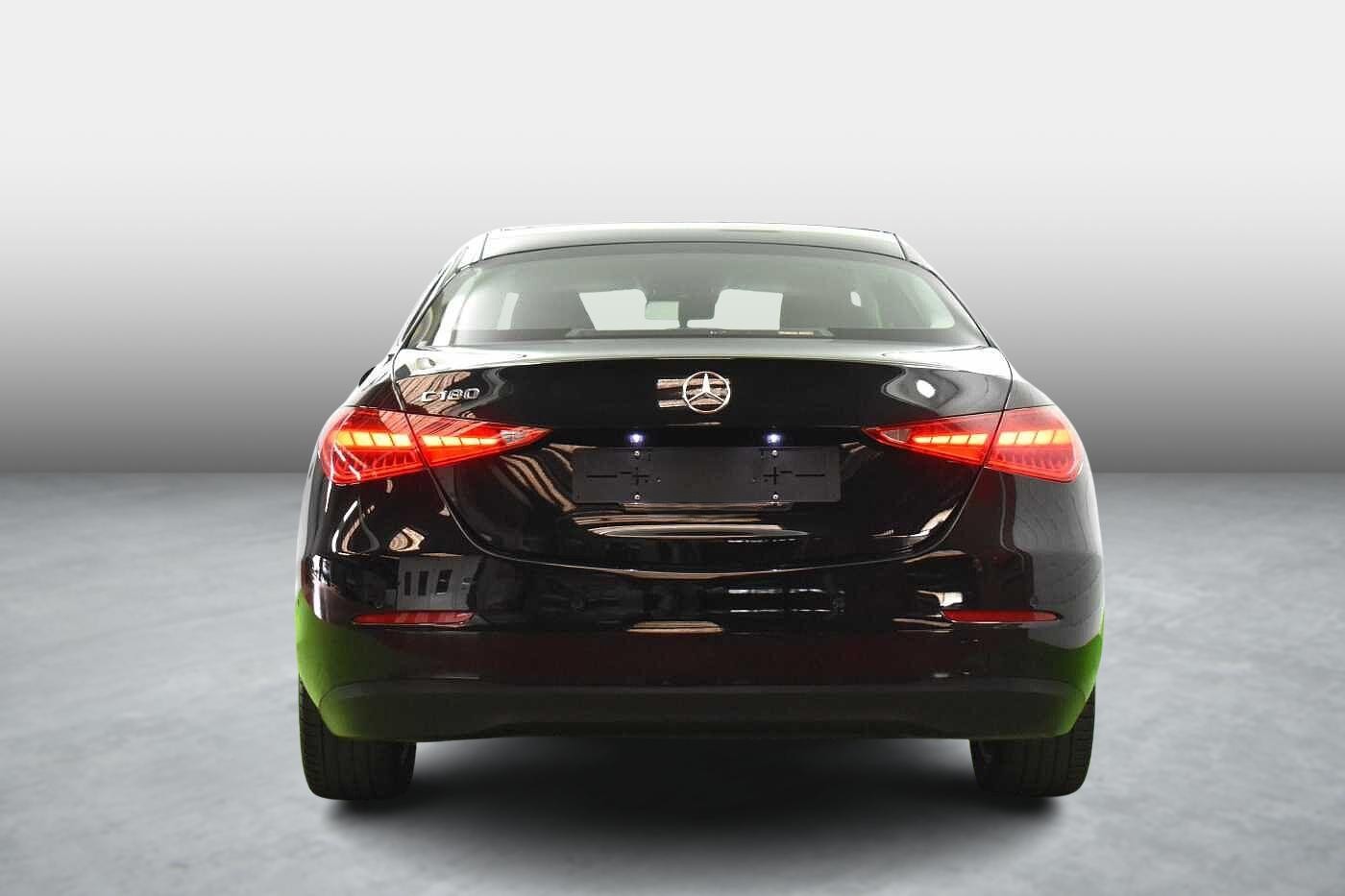 Vehicle gallery image 3