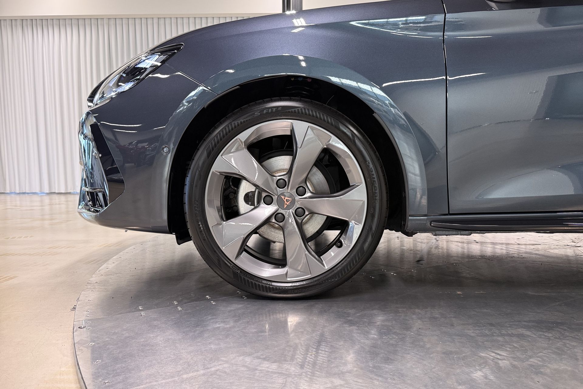 Vehicle gallery image 15