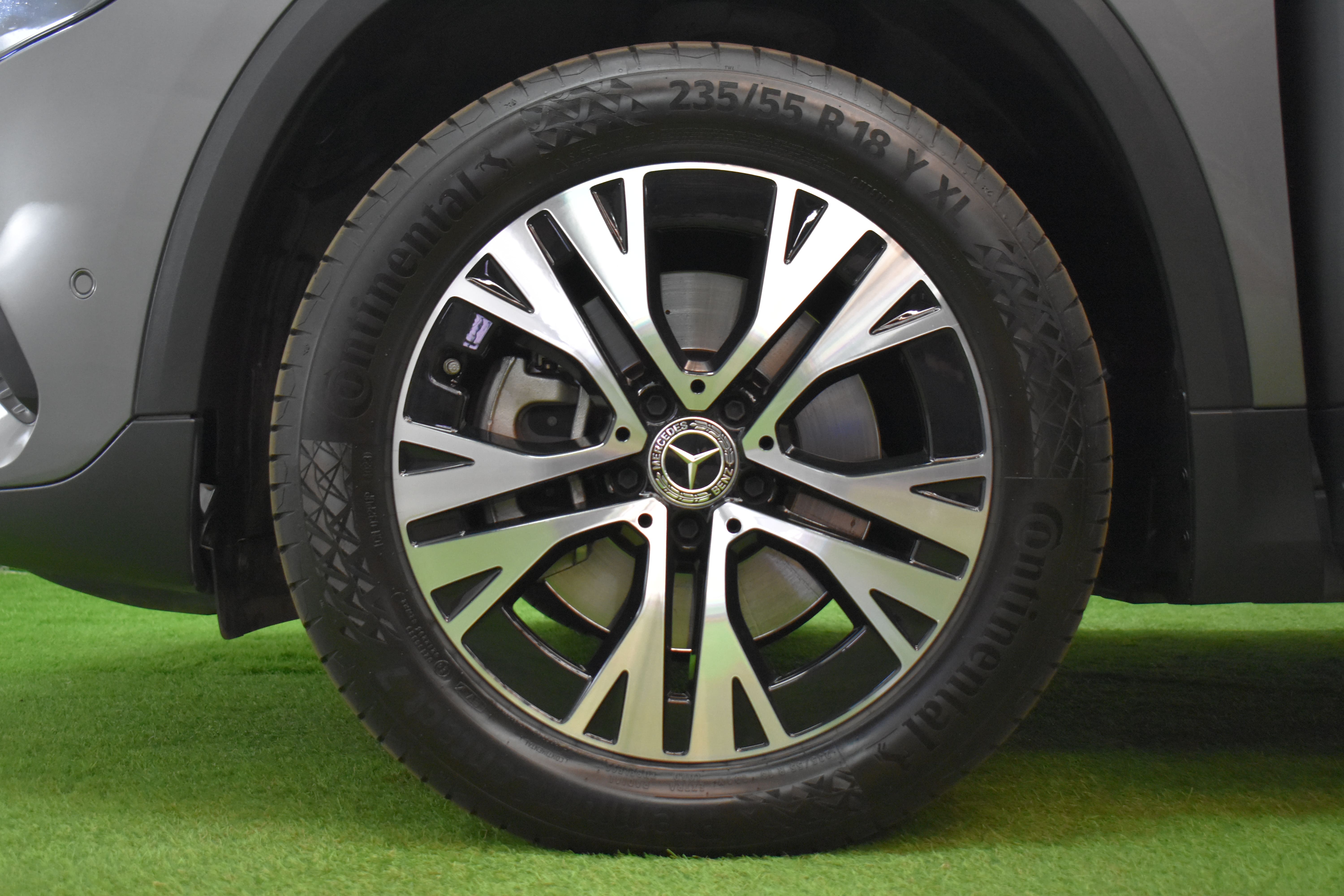 Vehicle gallery image 13