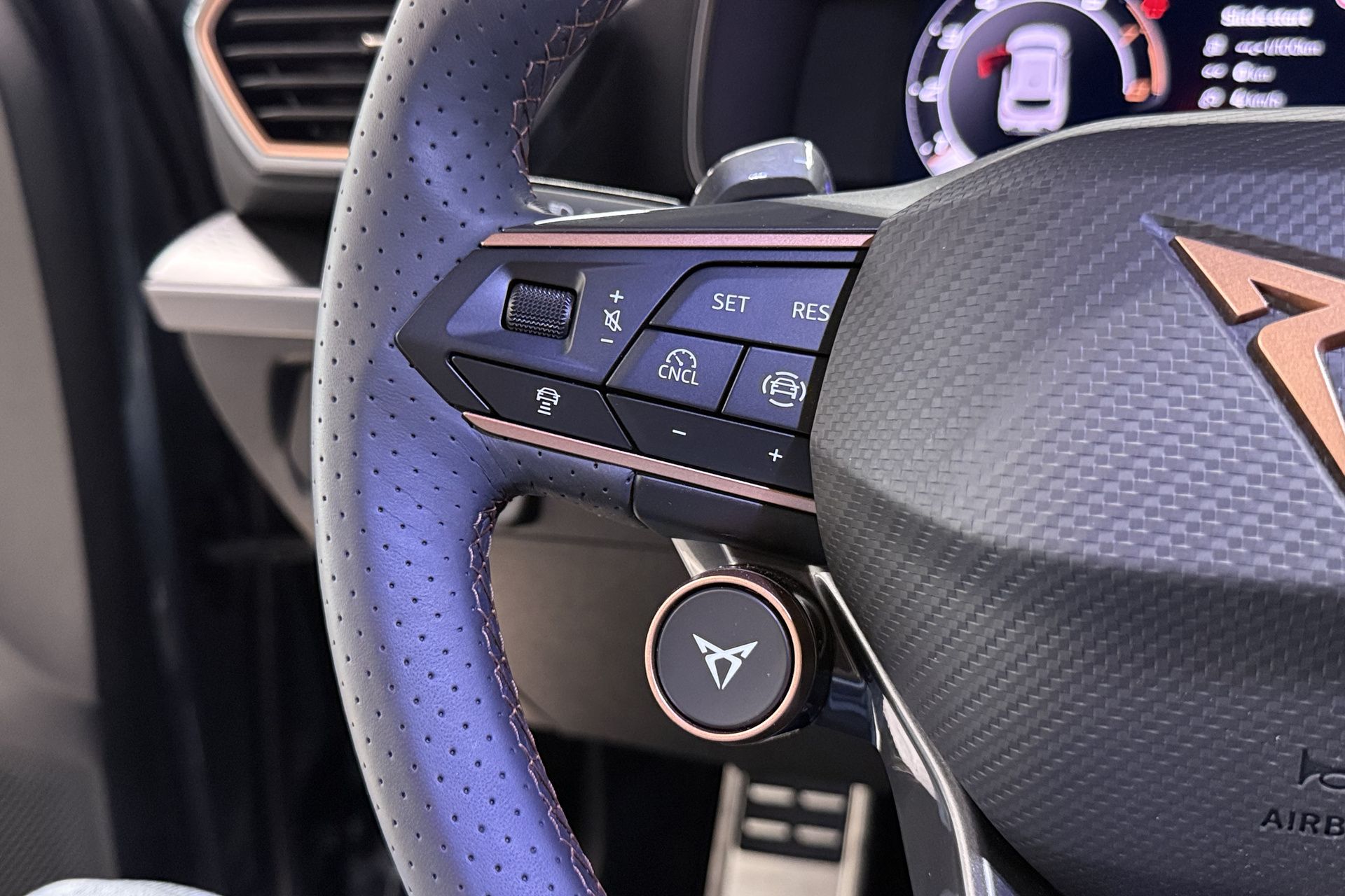 Vehicle gallery image 36