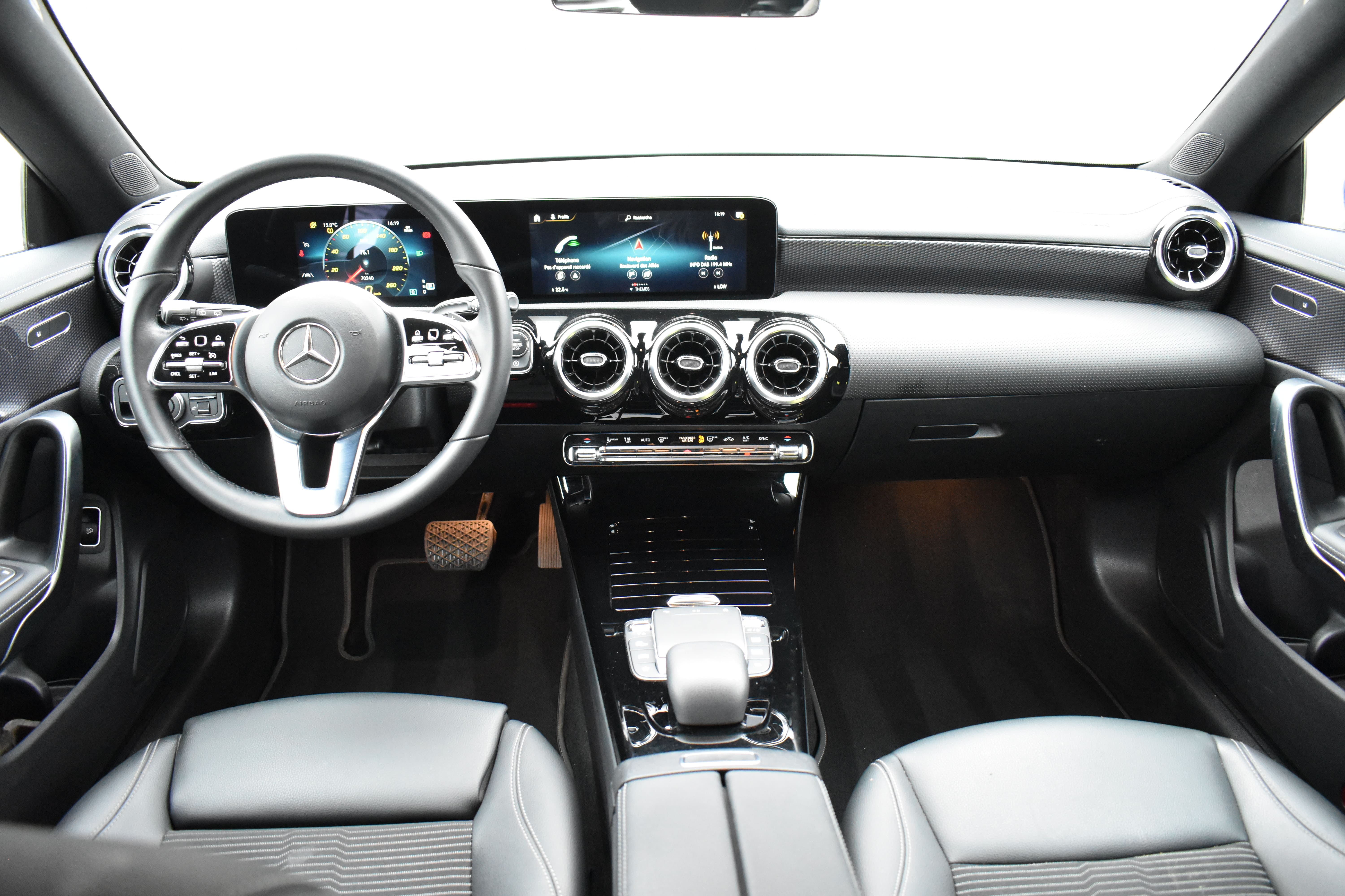 Vehicle gallery image 10