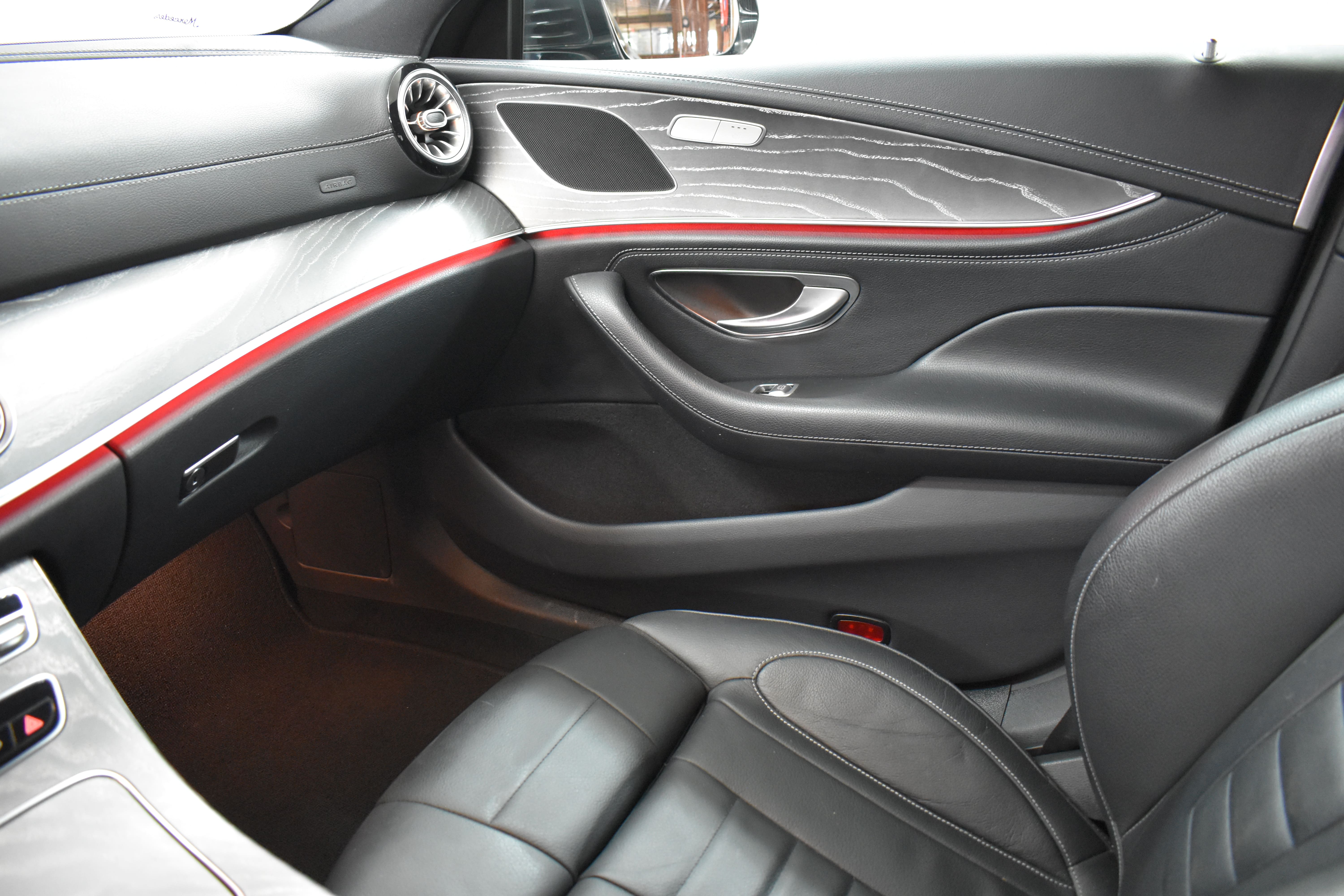 Vehicle gallery image 24