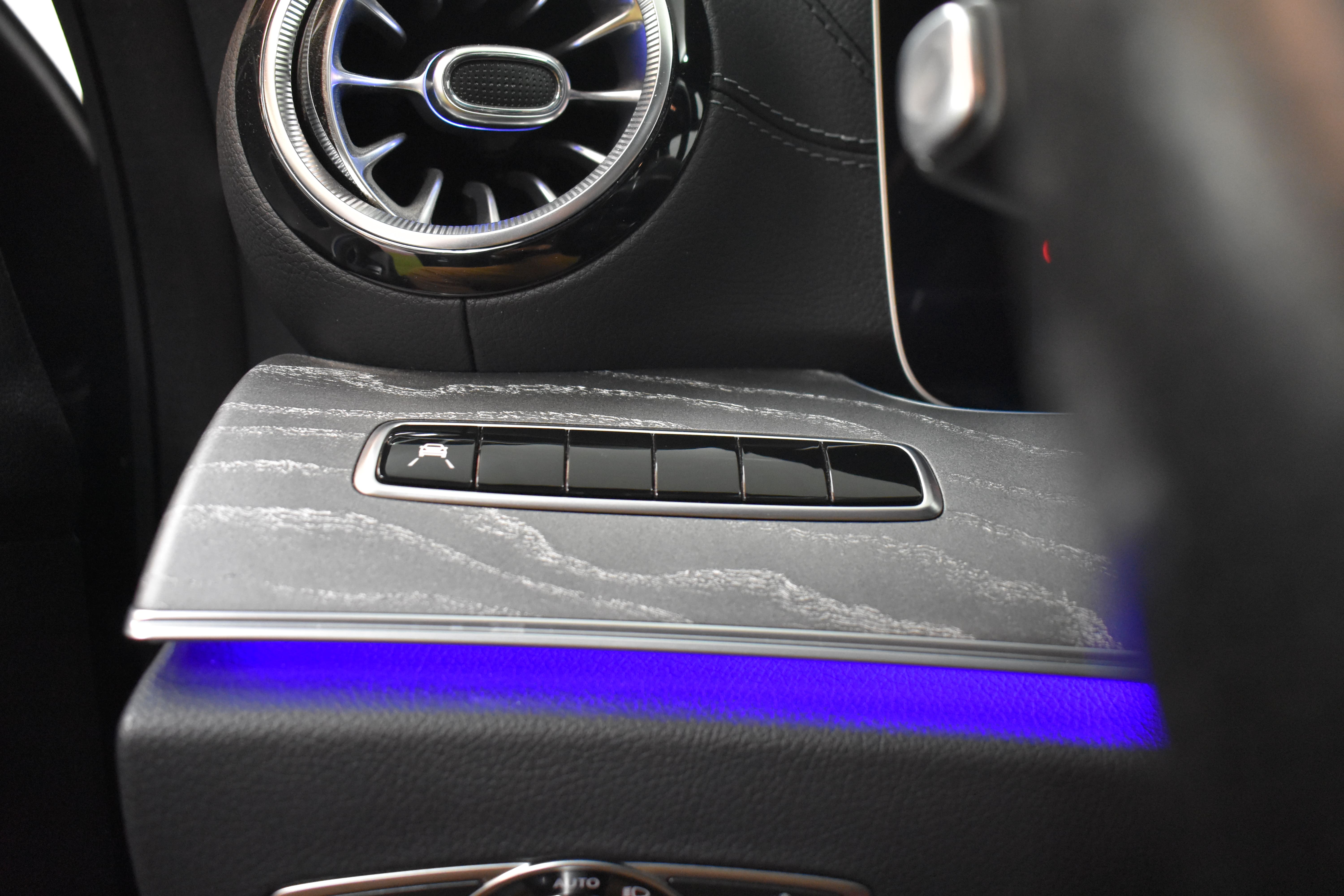 Vehicle gallery image 13