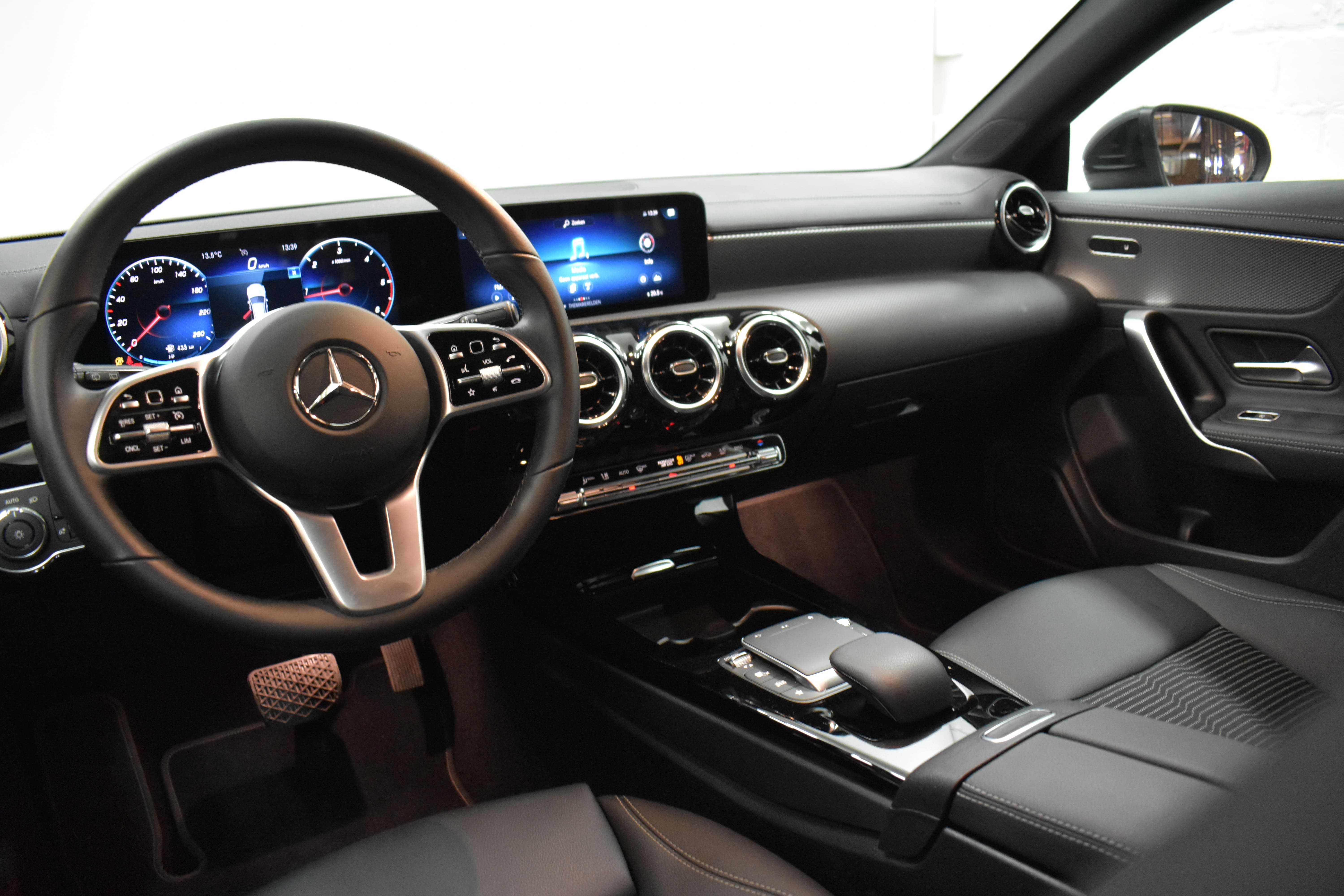 Vehicle gallery image 7