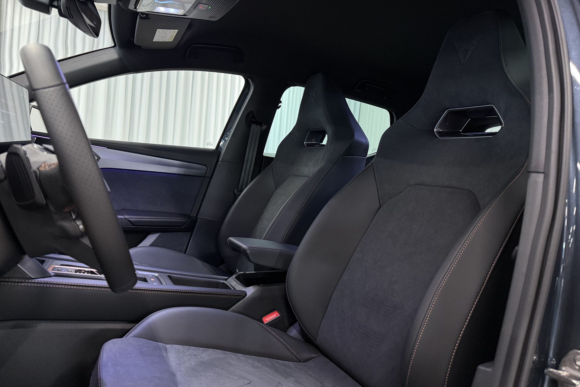 Vehicle gallery image 10