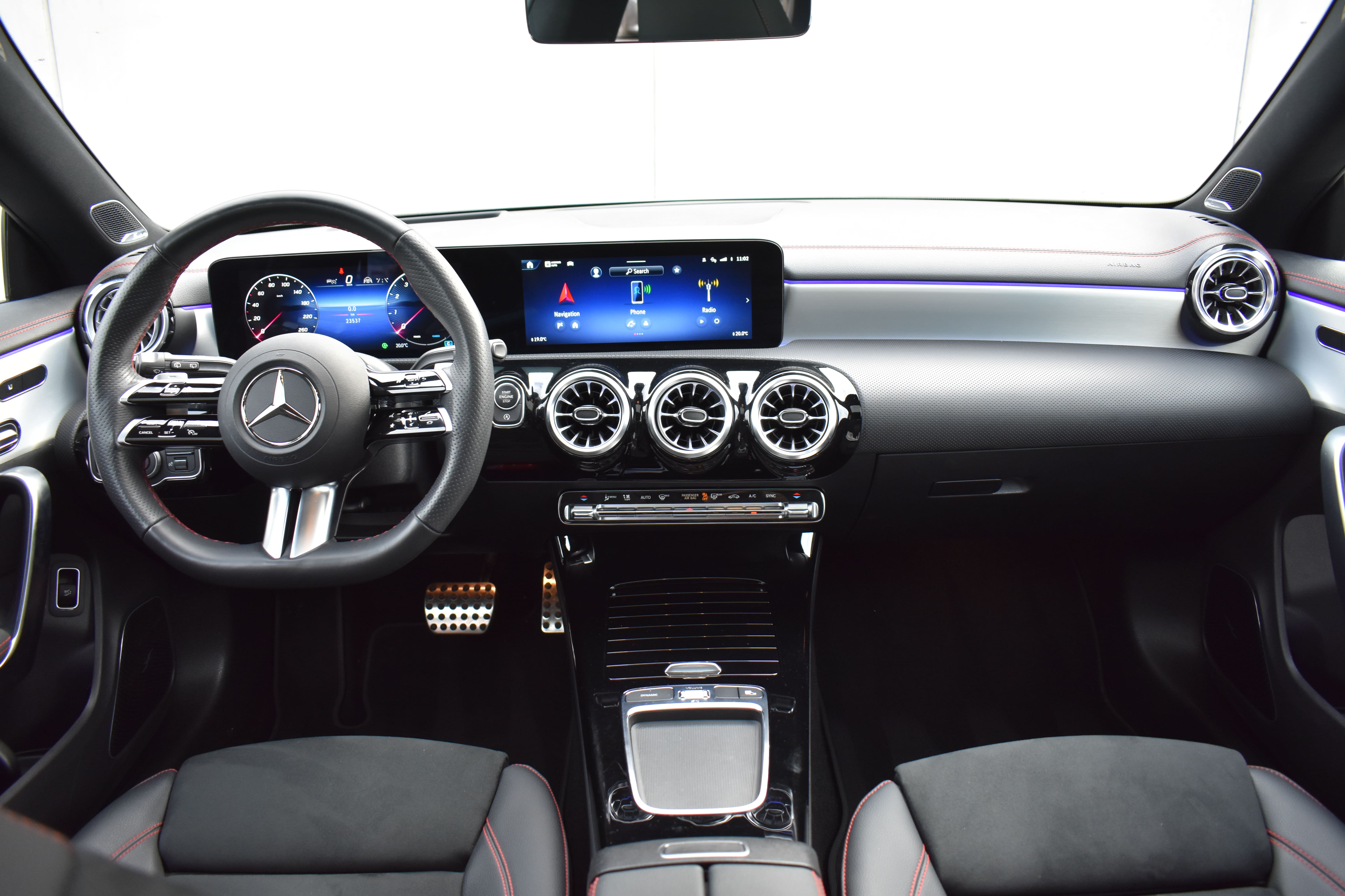 Vehicle gallery image 12