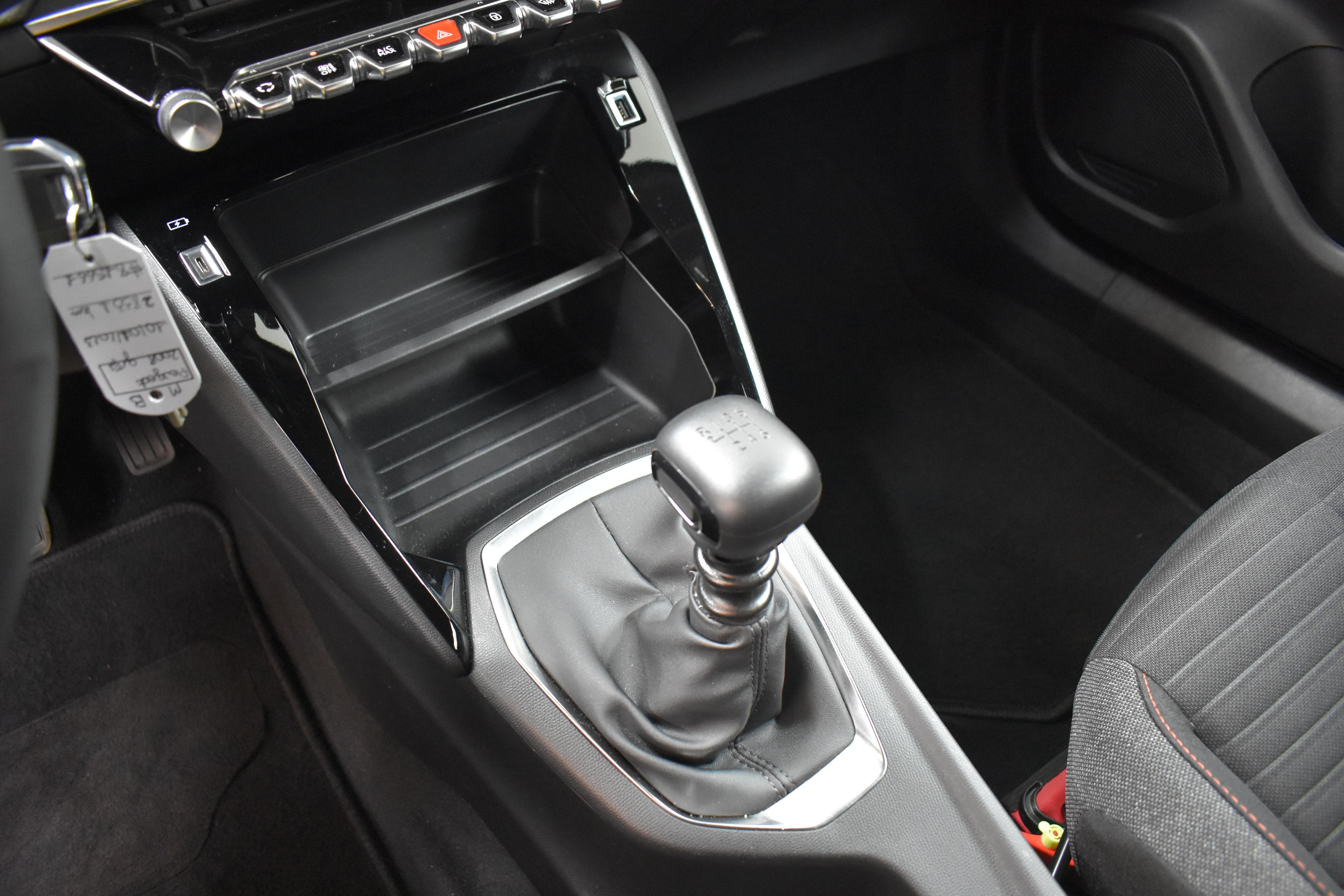 Vehicle gallery image 9
