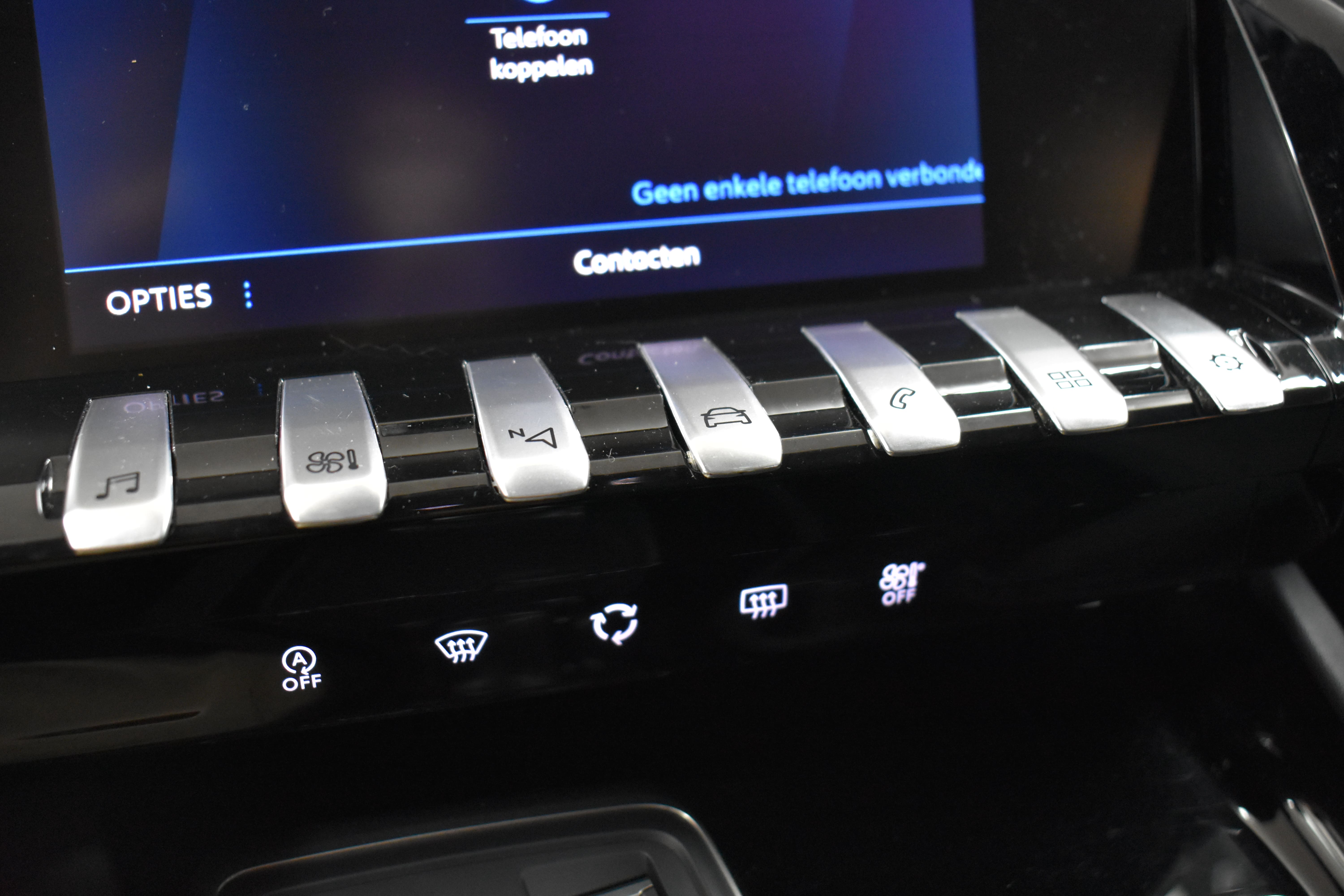 Vehicle gallery image 11