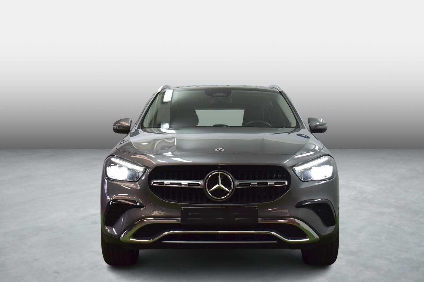 Vehicle gallery image 2
