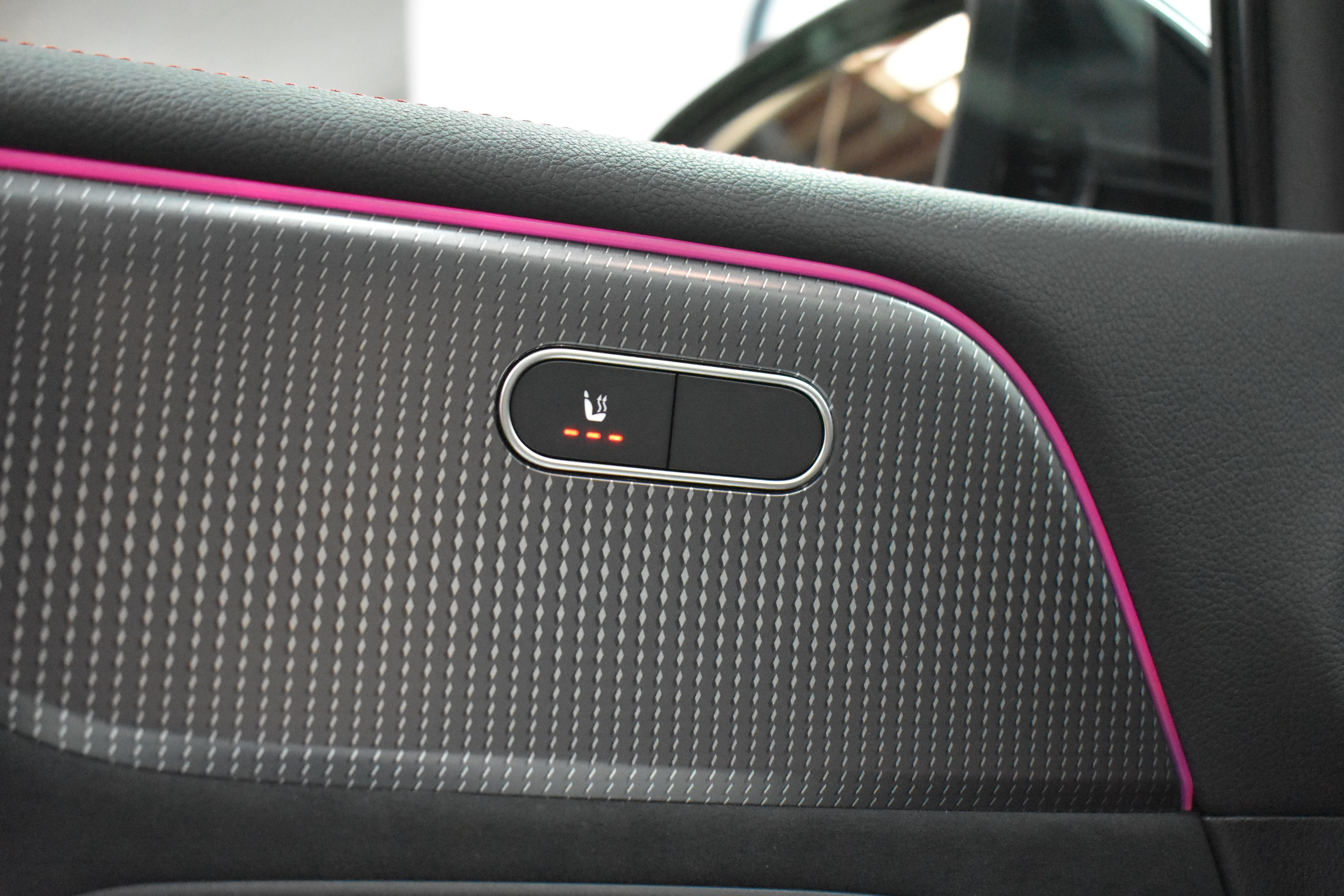 Vehicle gallery image 10