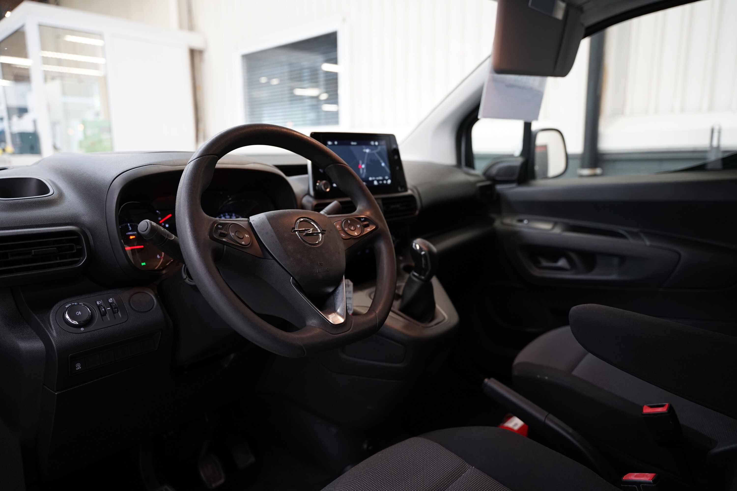 Vehicle gallery image 12