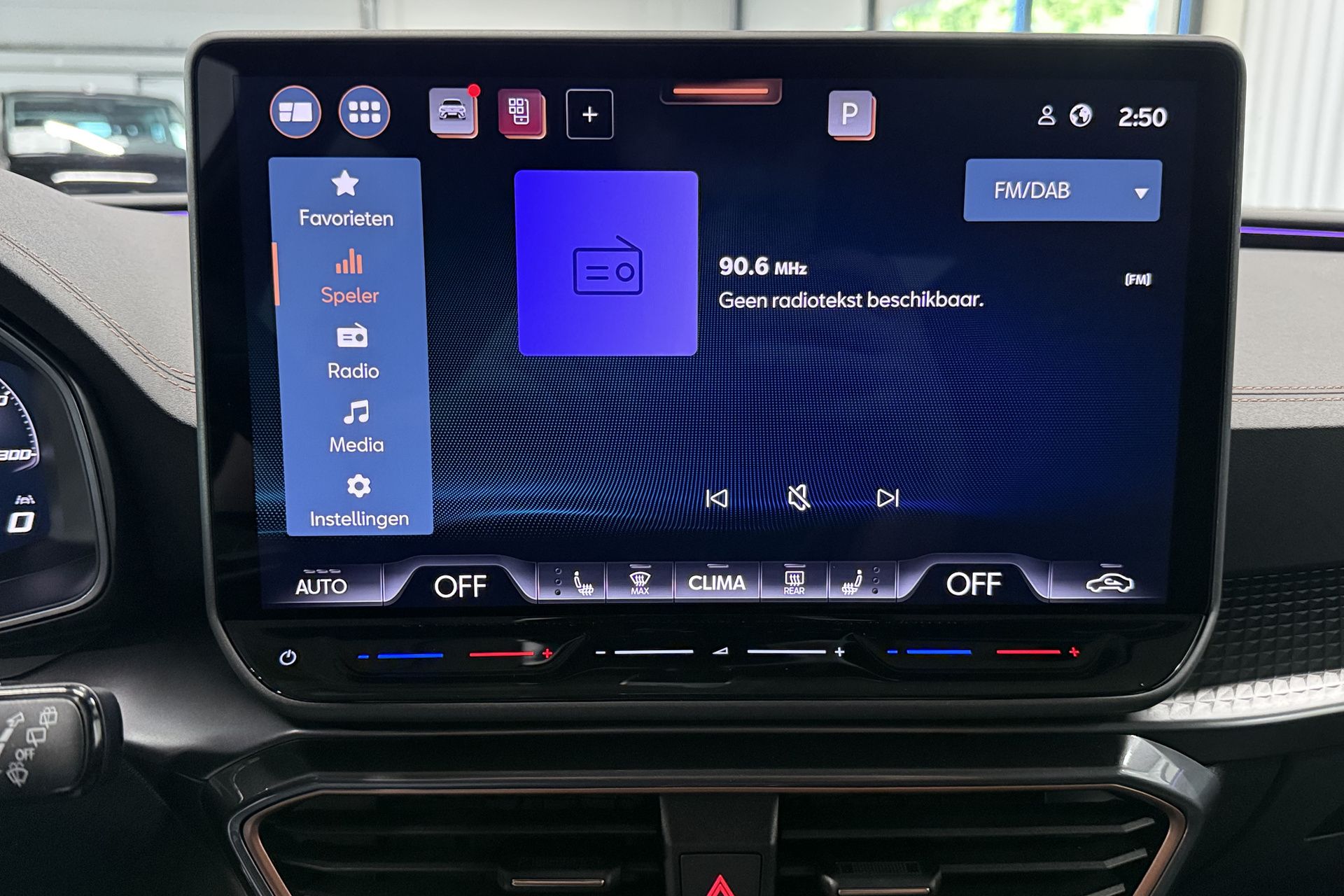 Vehicle gallery image 24