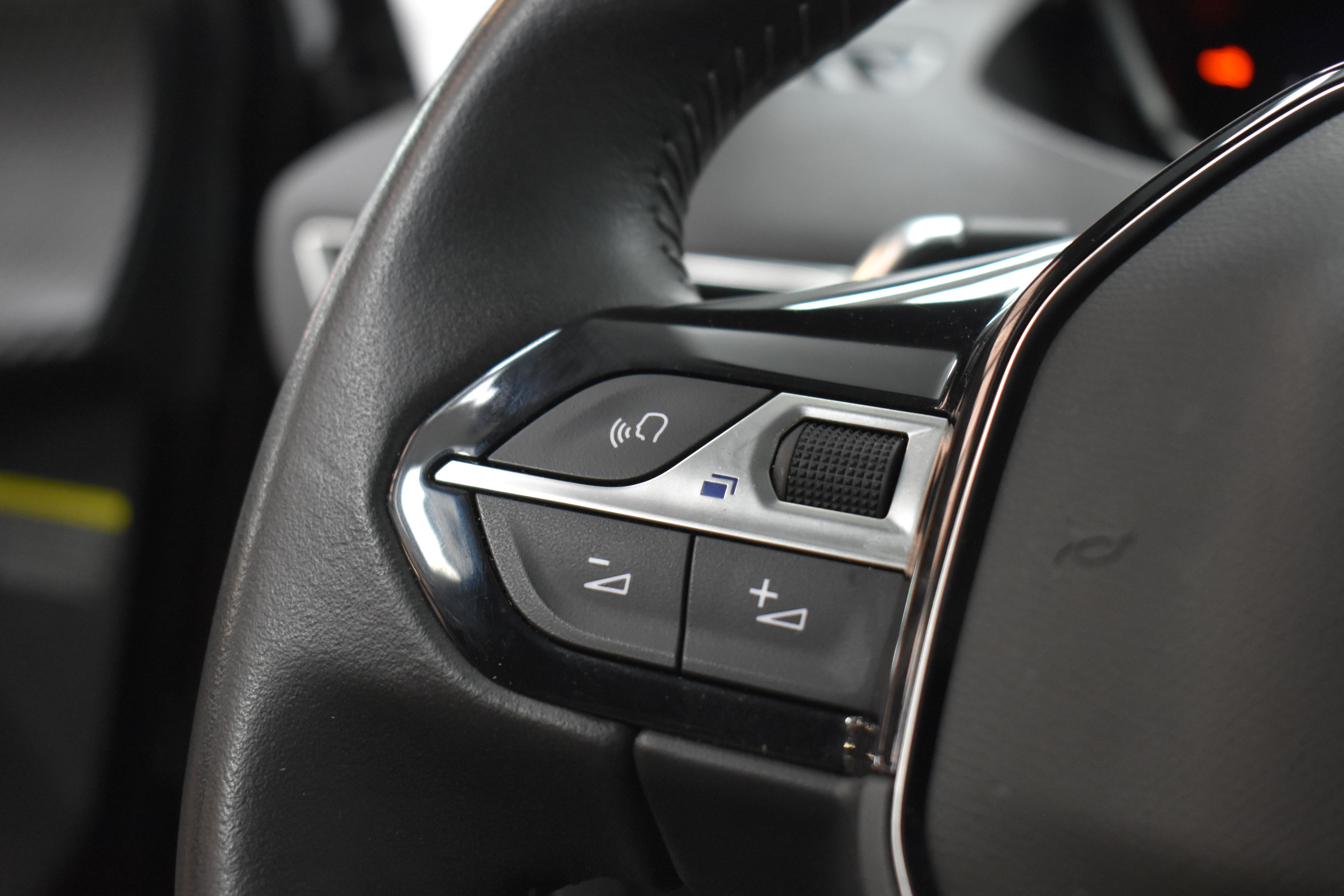 Vehicle gallery image 11