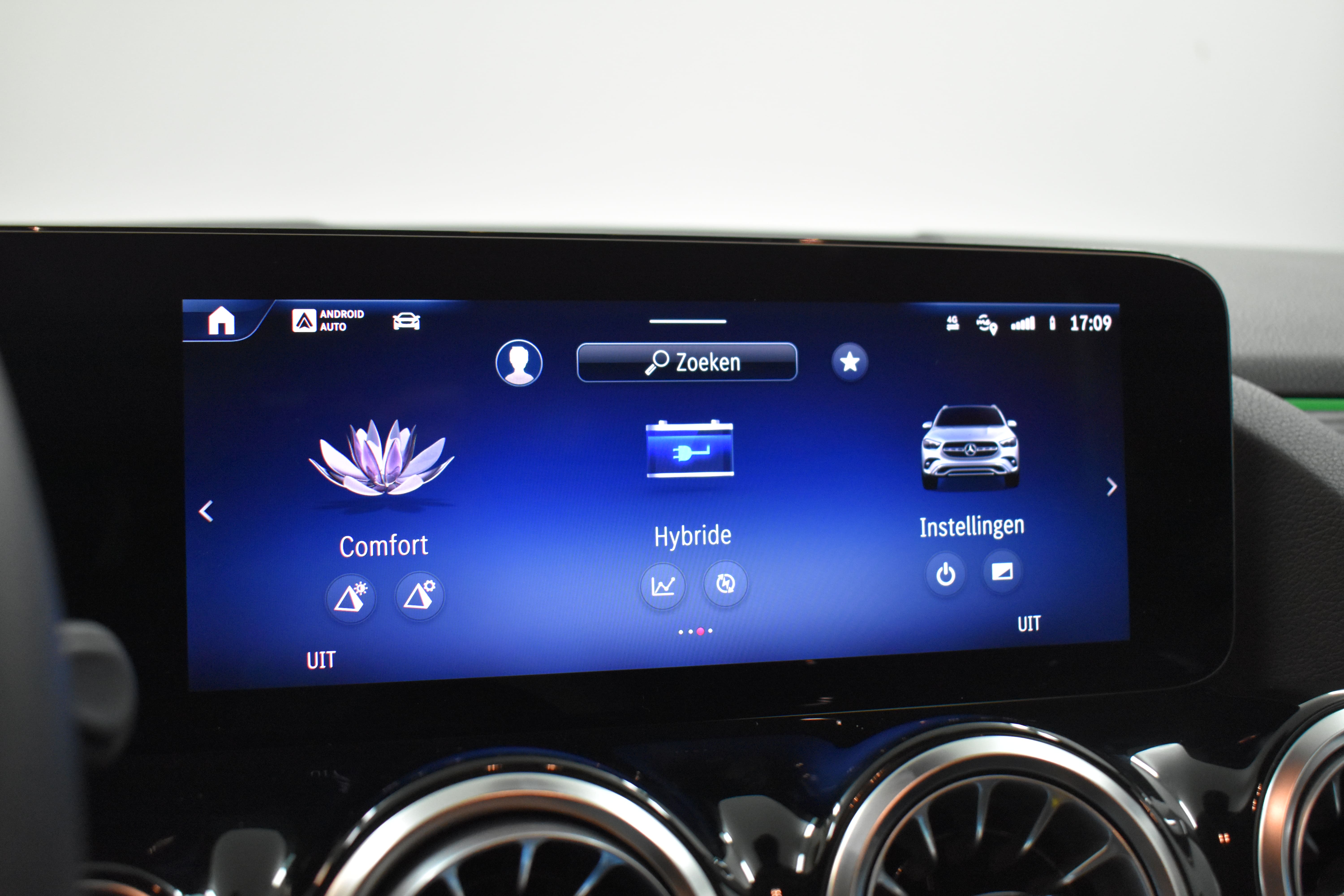 Vehicle gallery image 22