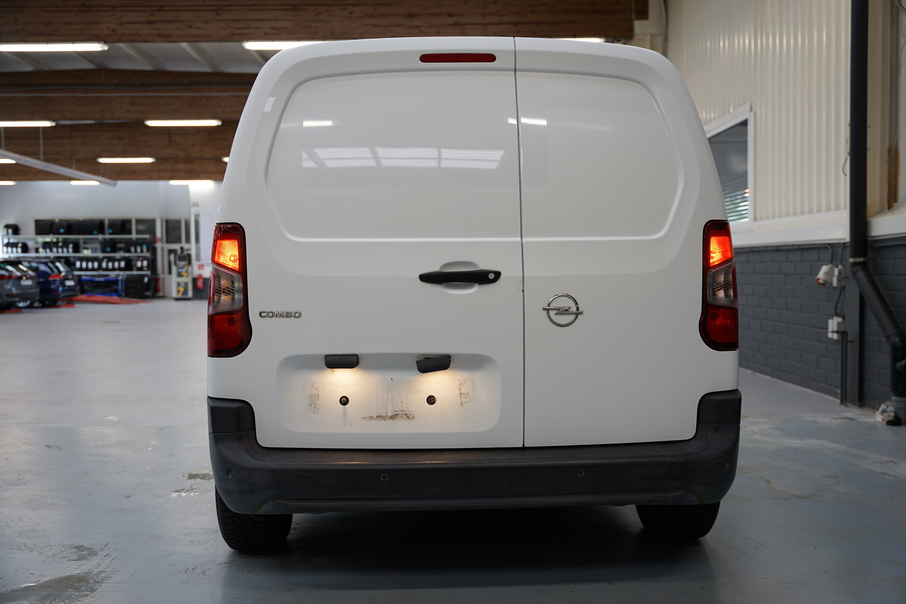 Vehicle gallery image 4