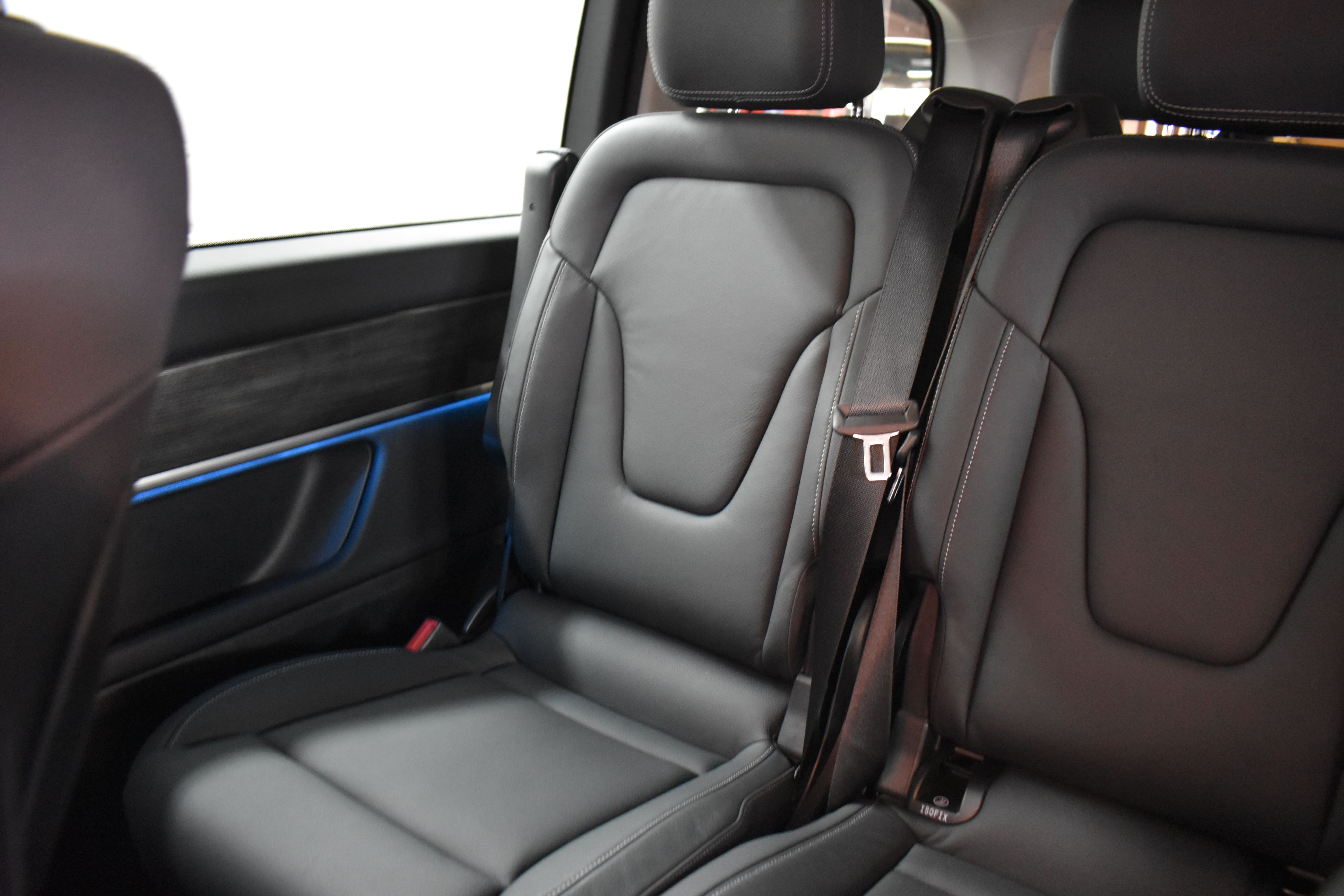 Vehicle gallery image 20