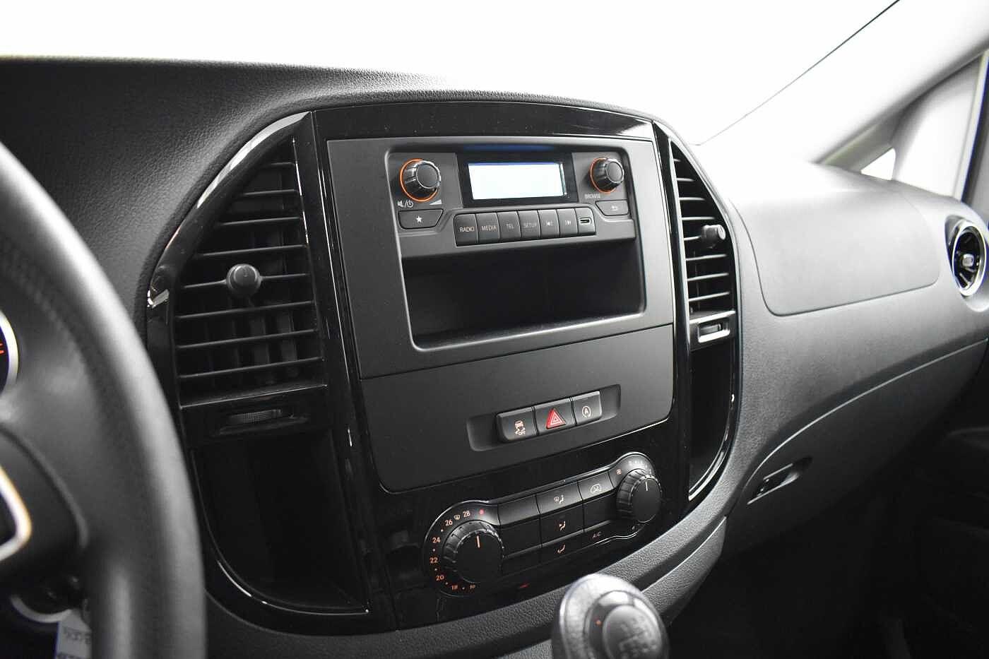 Vehicle gallery image 7