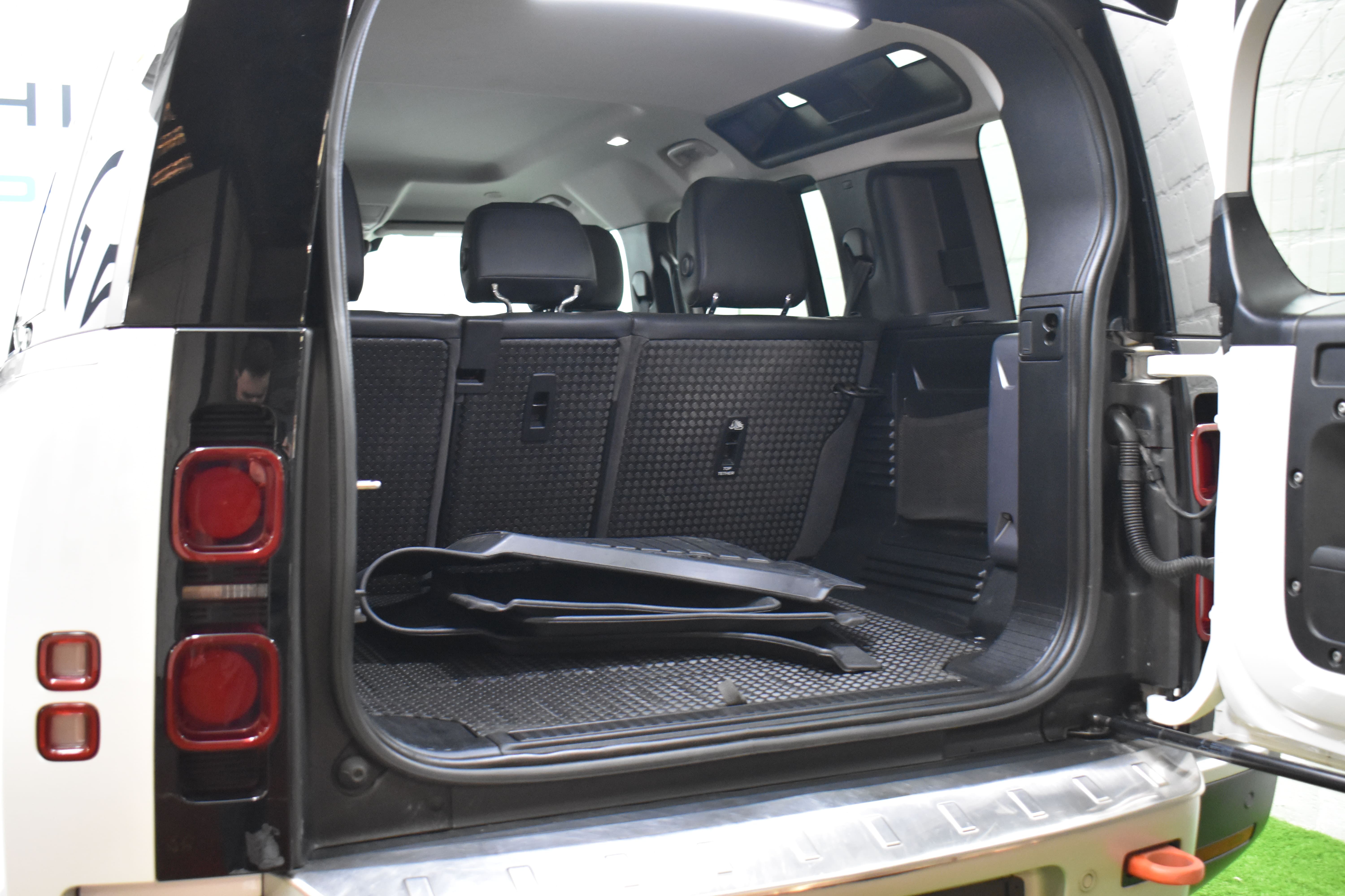 Vehicle gallery image 11
