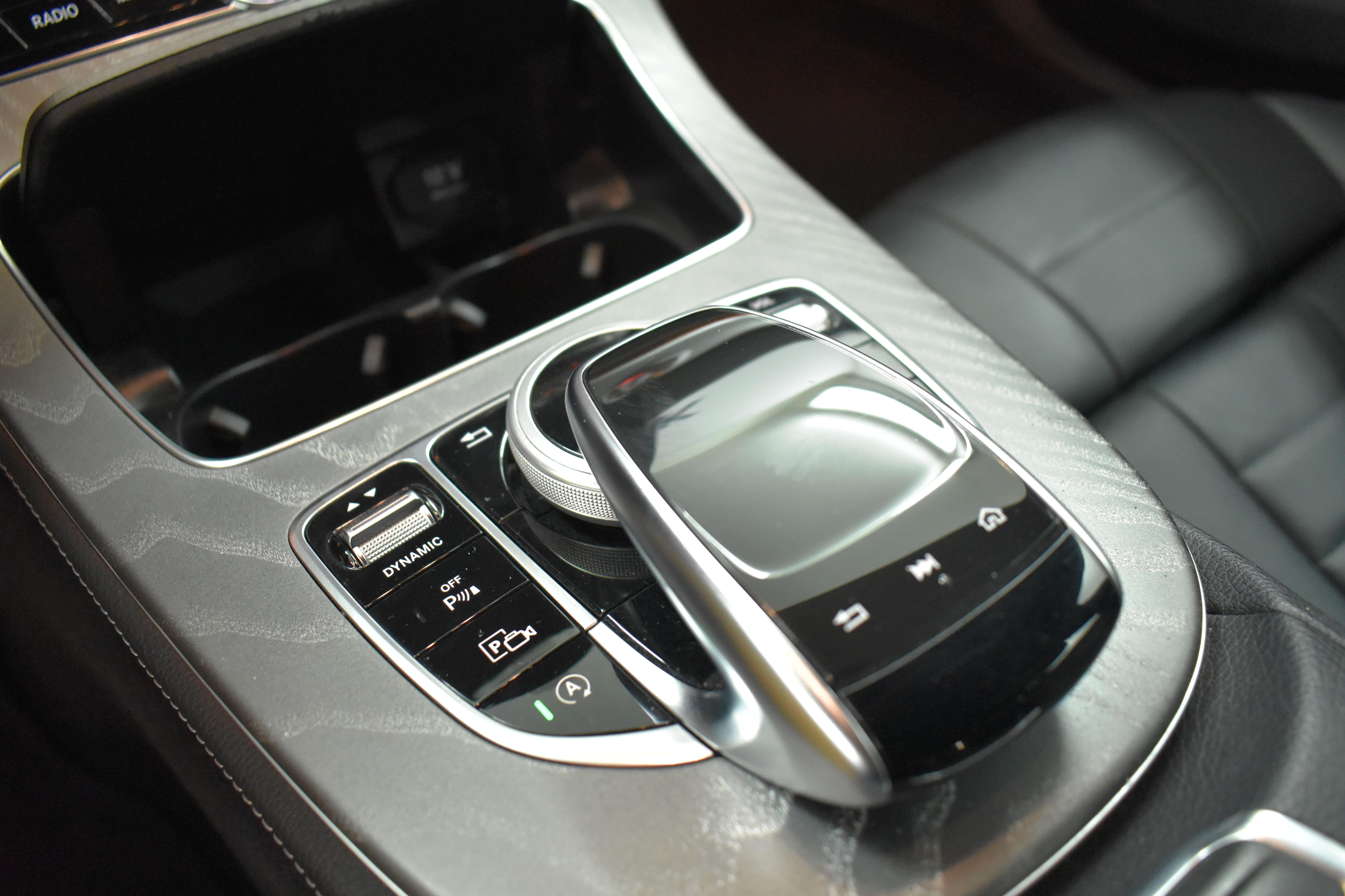 Vehicle gallery image 21