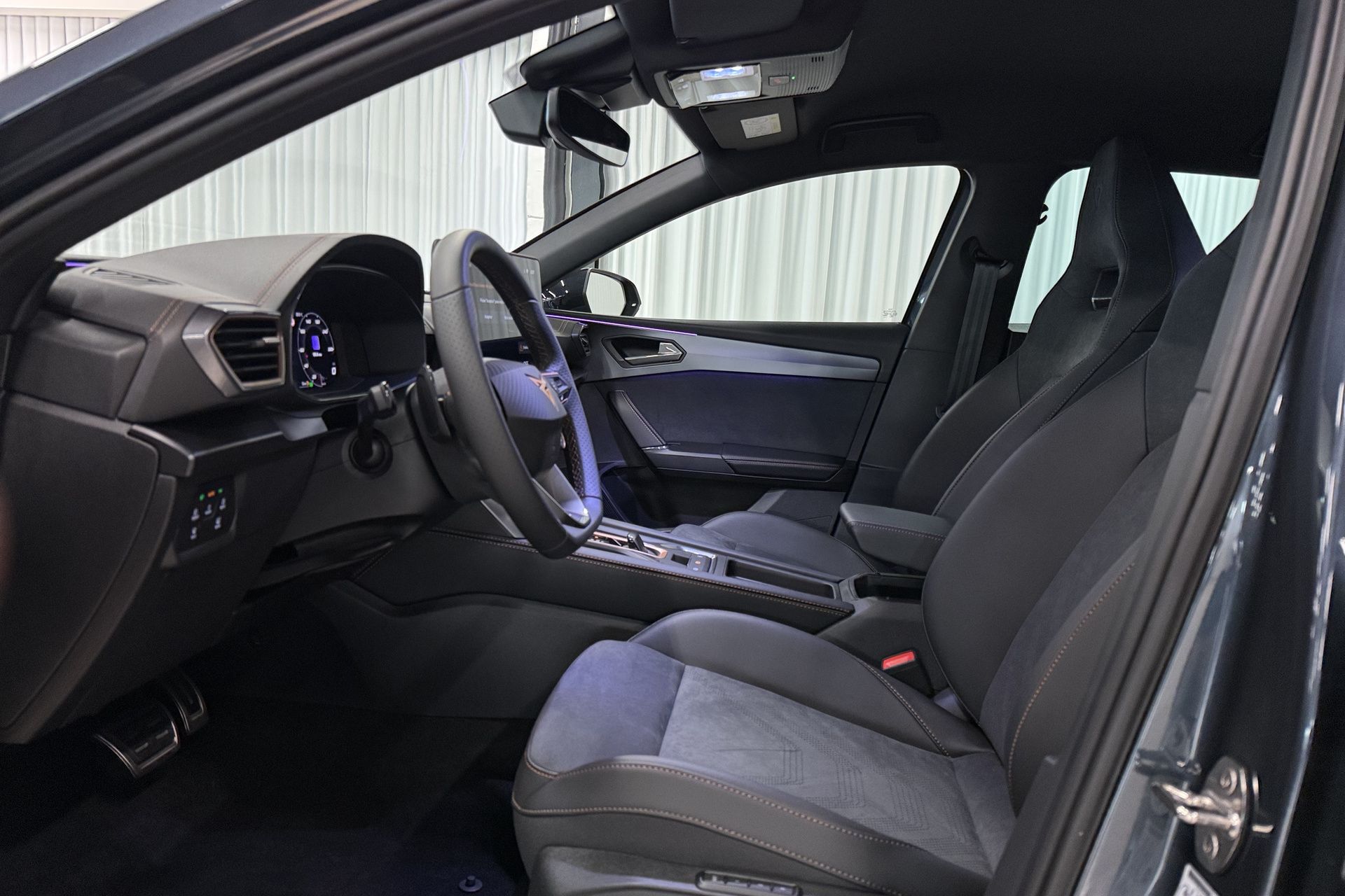 Vehicle gallery image 9