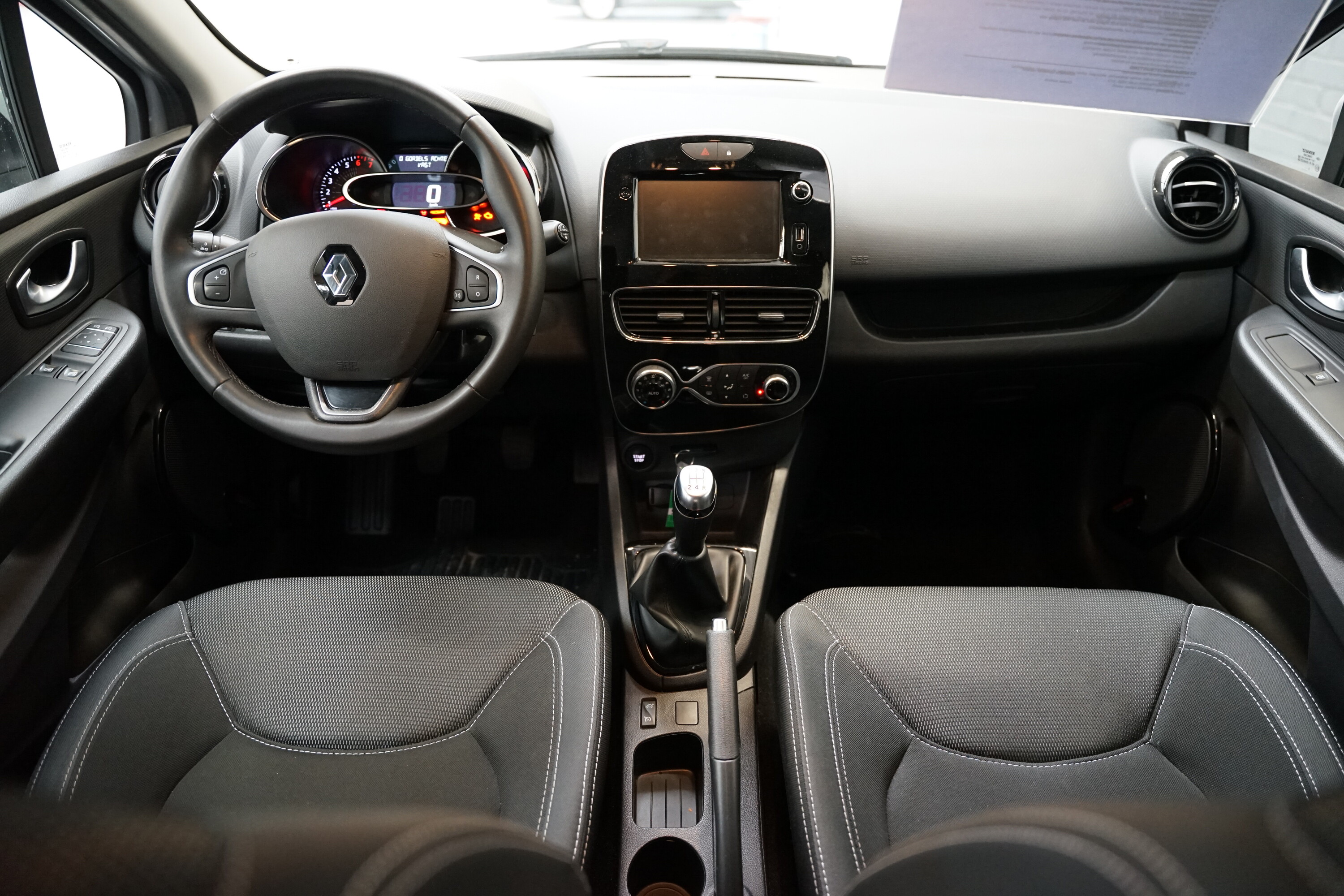 Vehicle gallery image 10