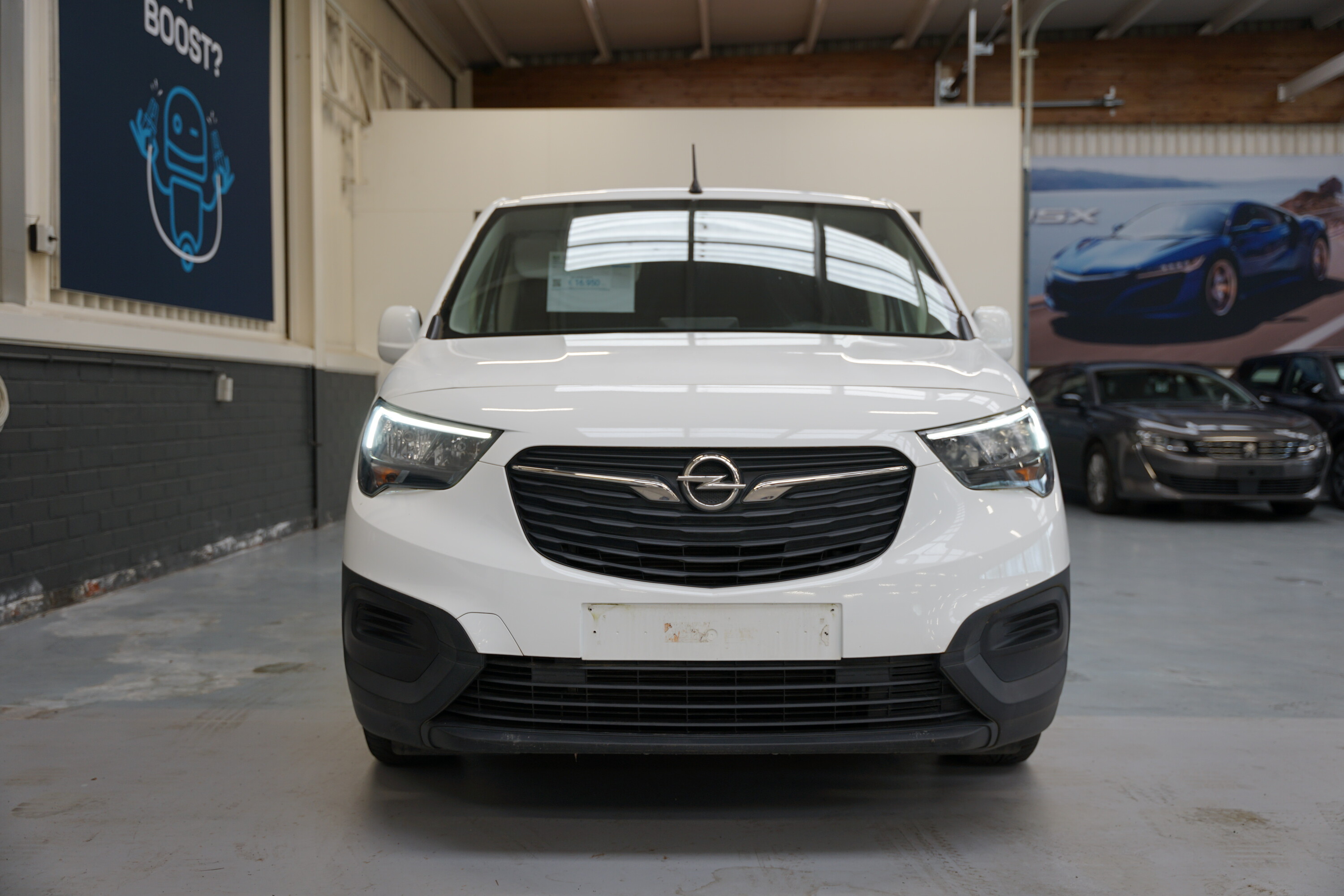 Vehicle gallery image 2