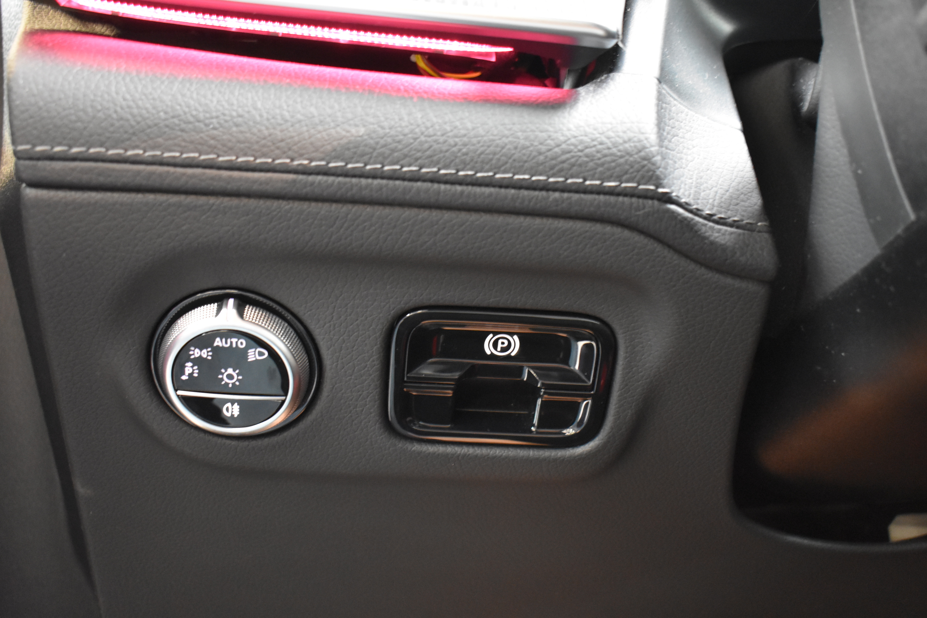 Vehicle gallery image 16