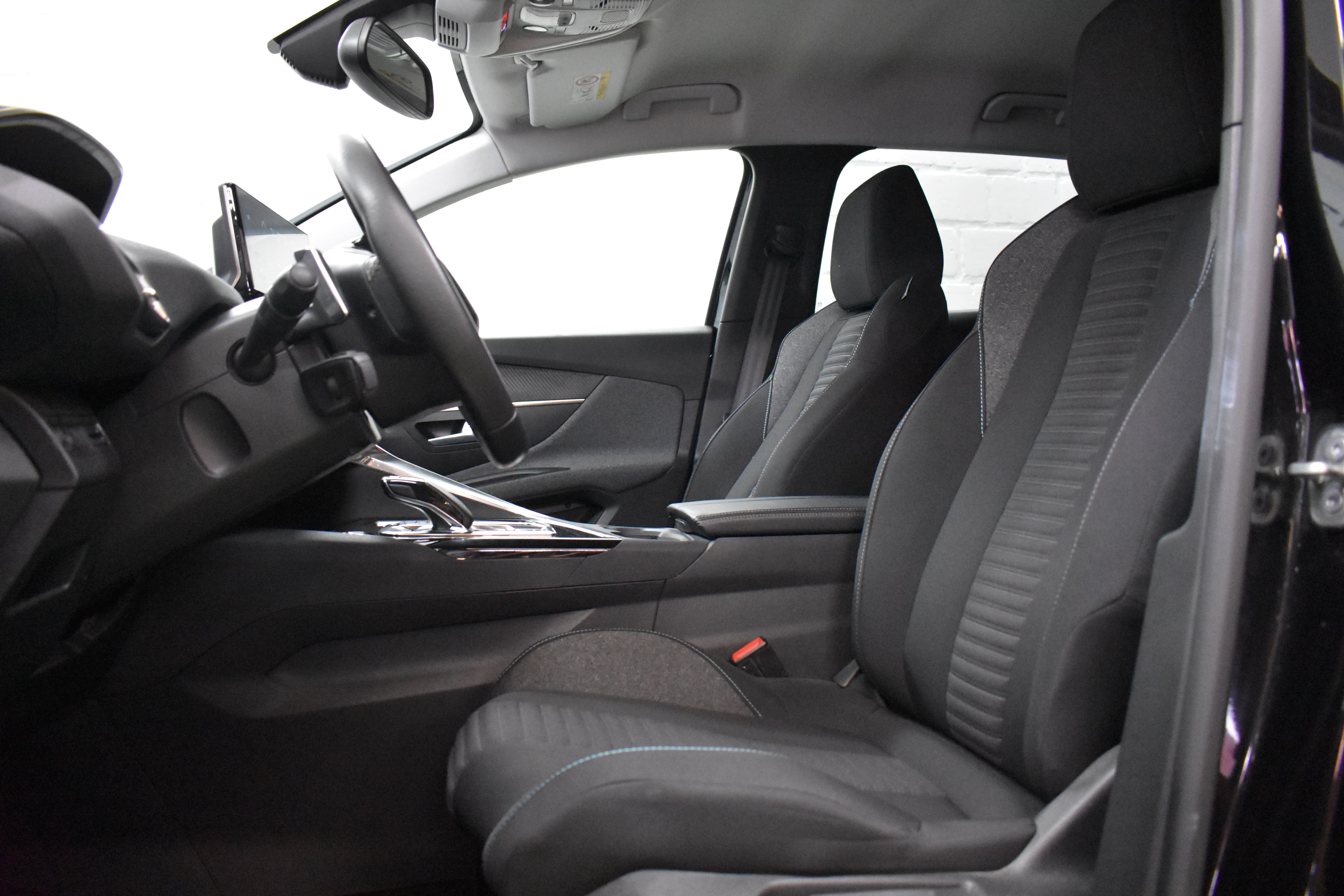 Vehicle gallery image 9