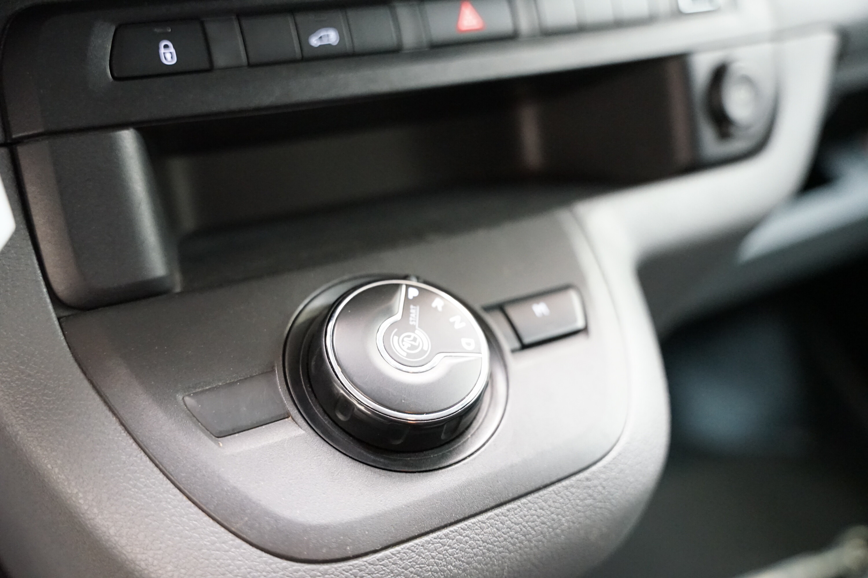 Vehicle gallery image 12