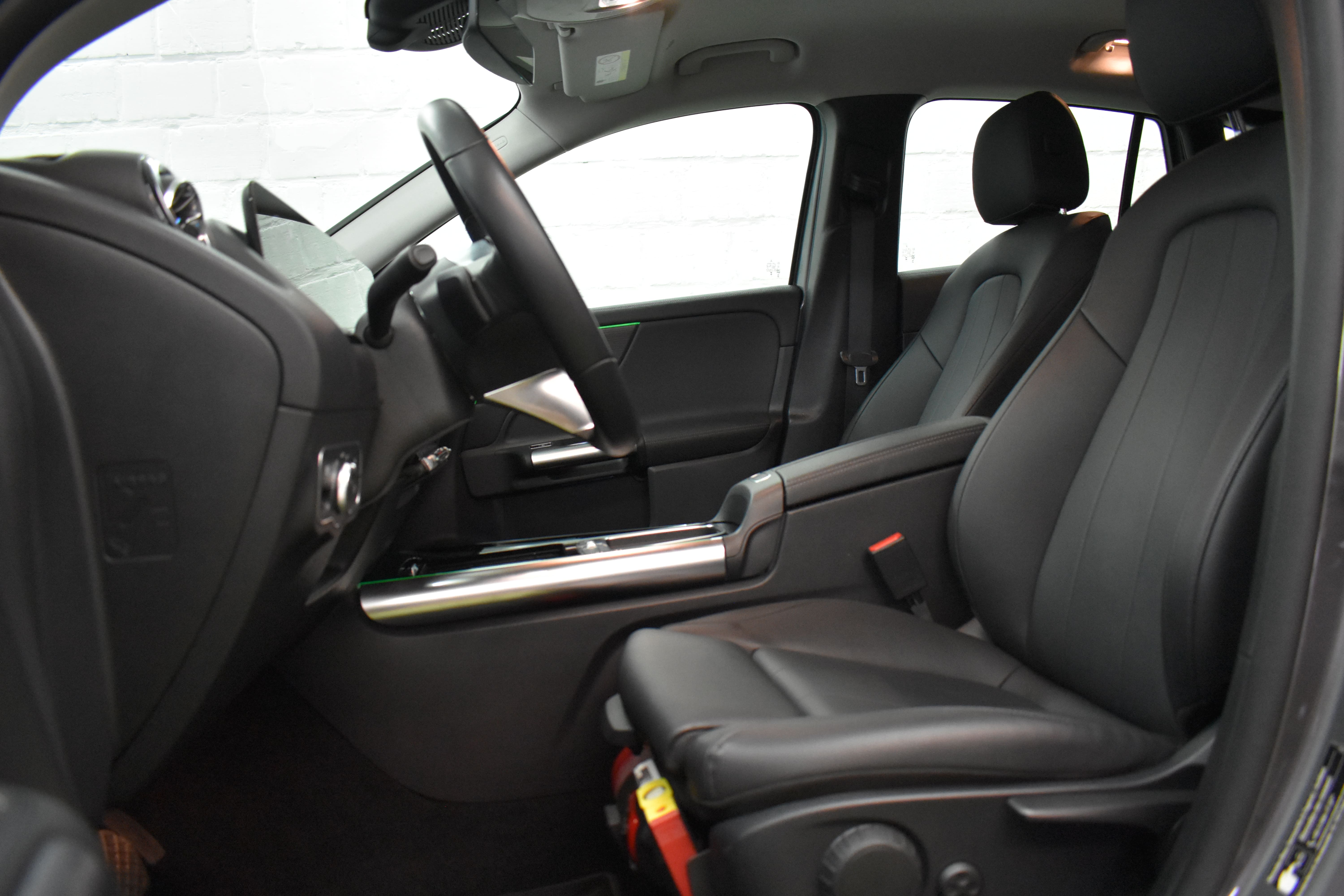 Vehicle gallery image 11