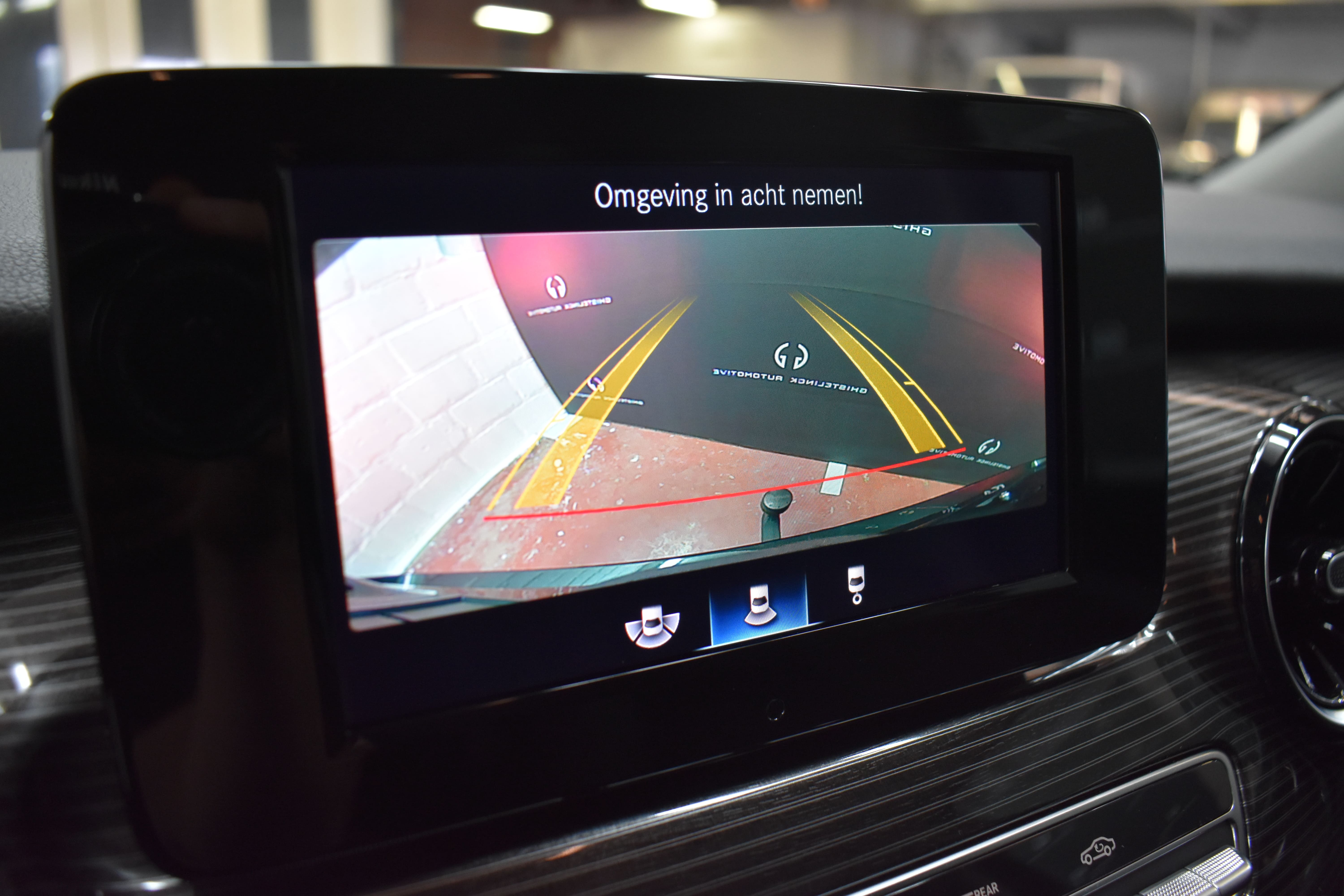 Vehicle gallery image 12