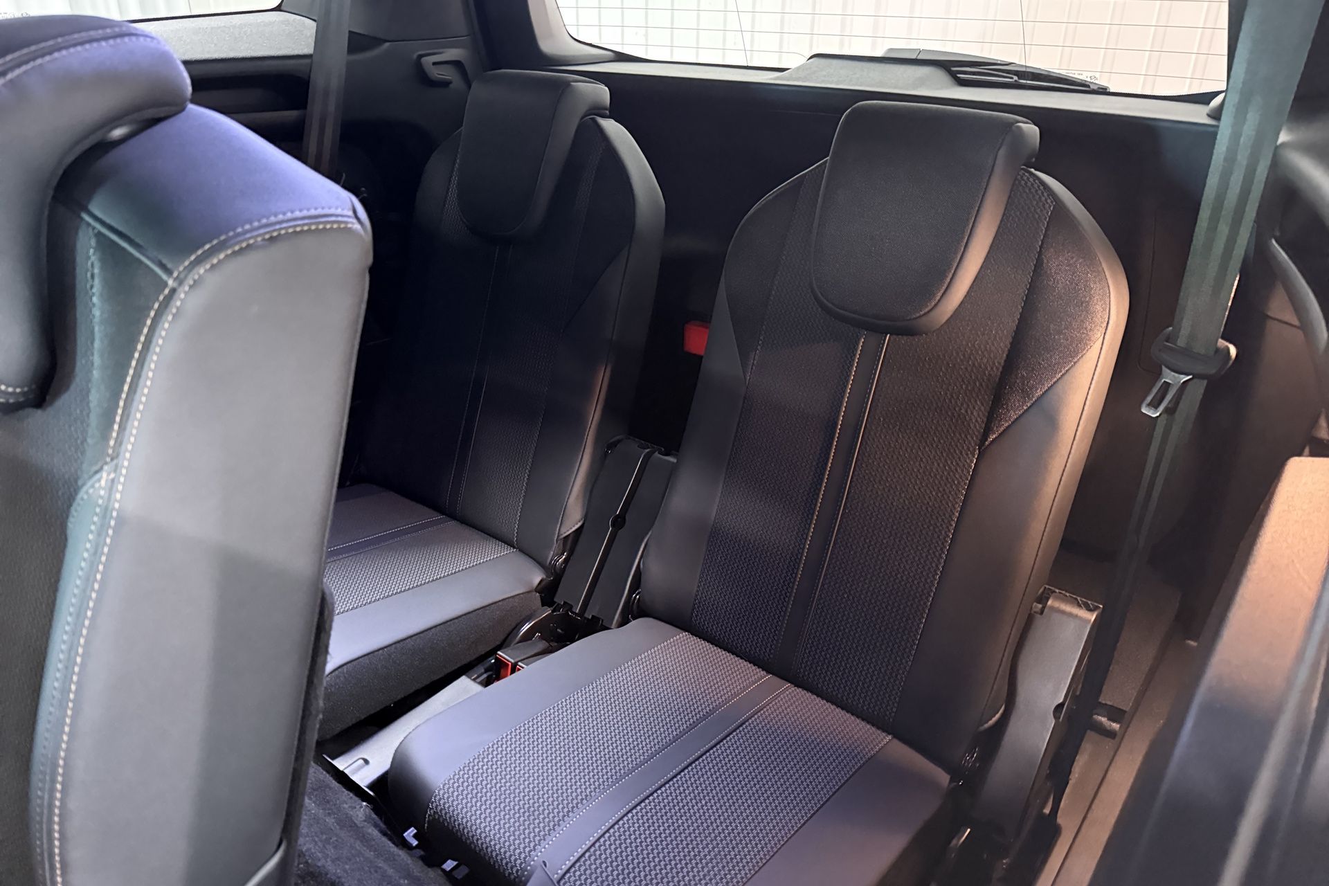 Vehicle gallery image 13