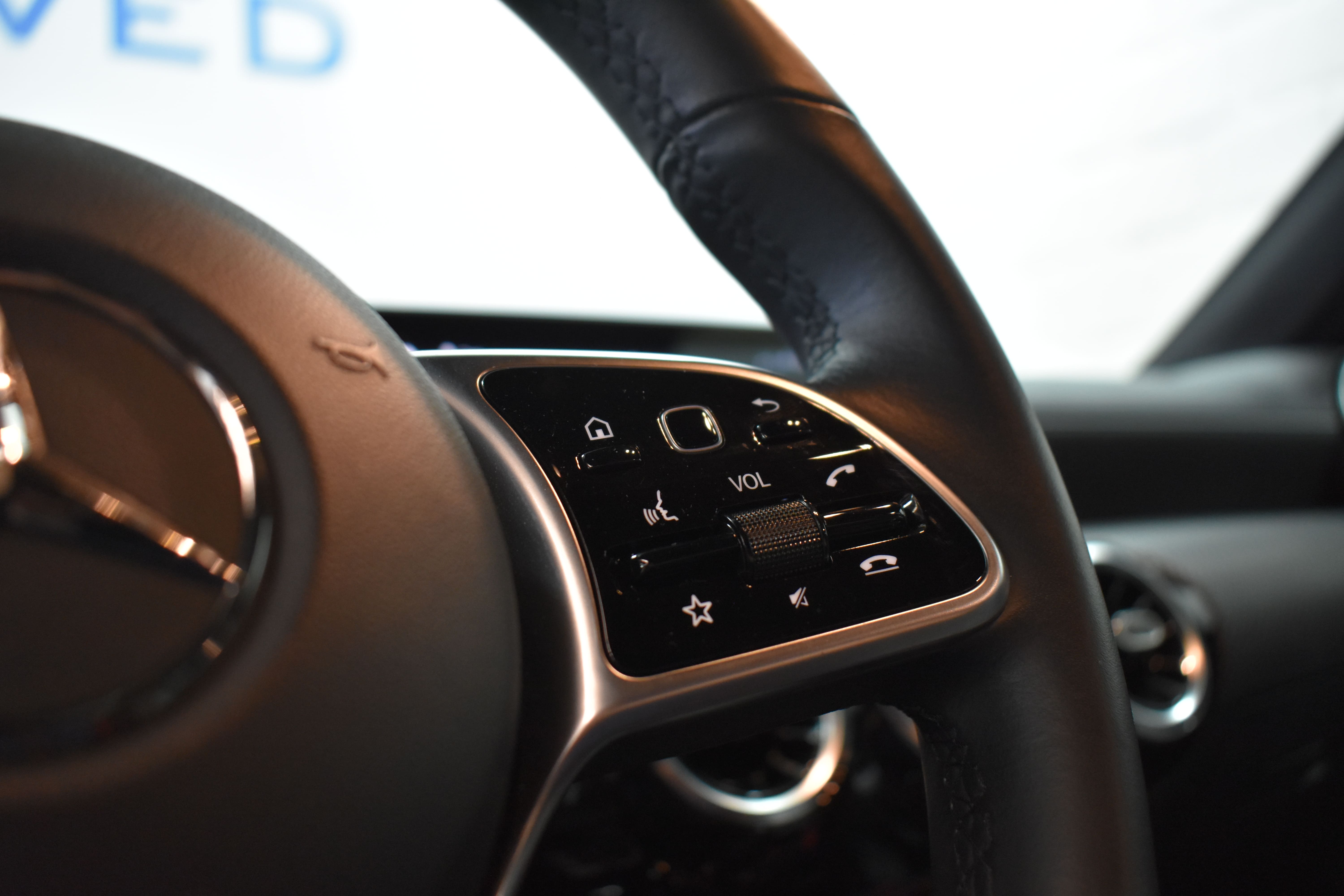 Vehicle gallery image 12