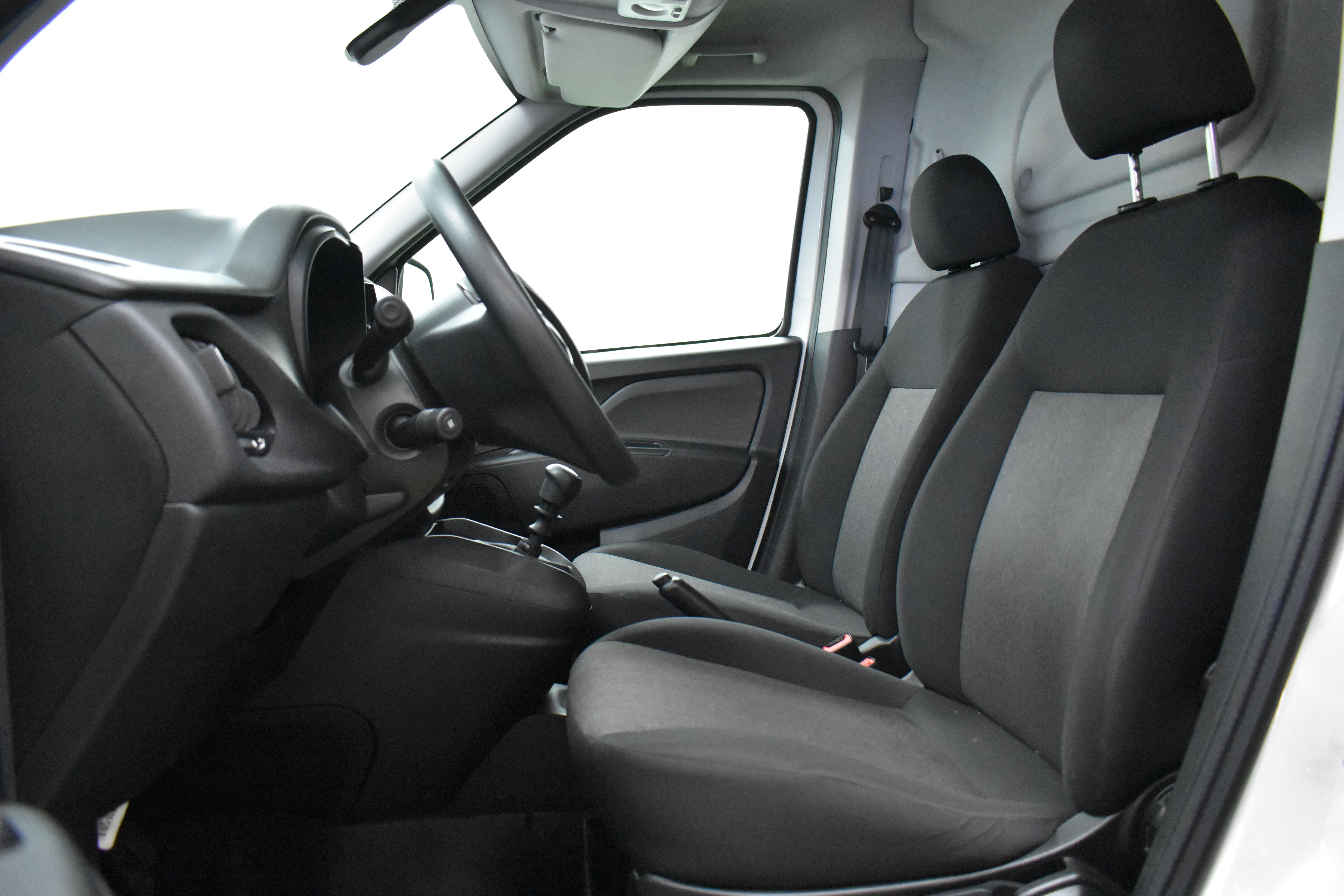 Vehicle gallery image 6