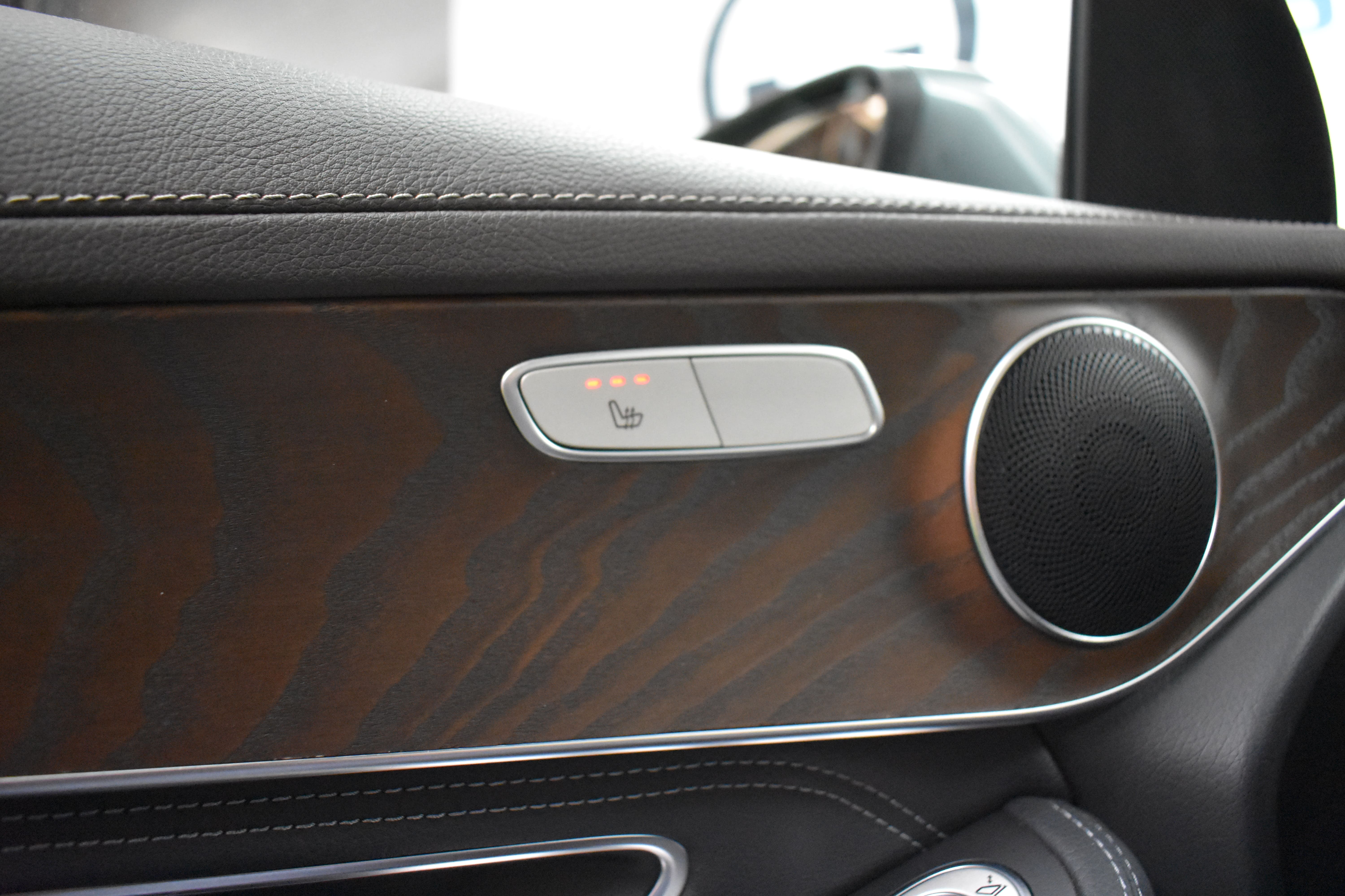 Vehicle gallery image 21